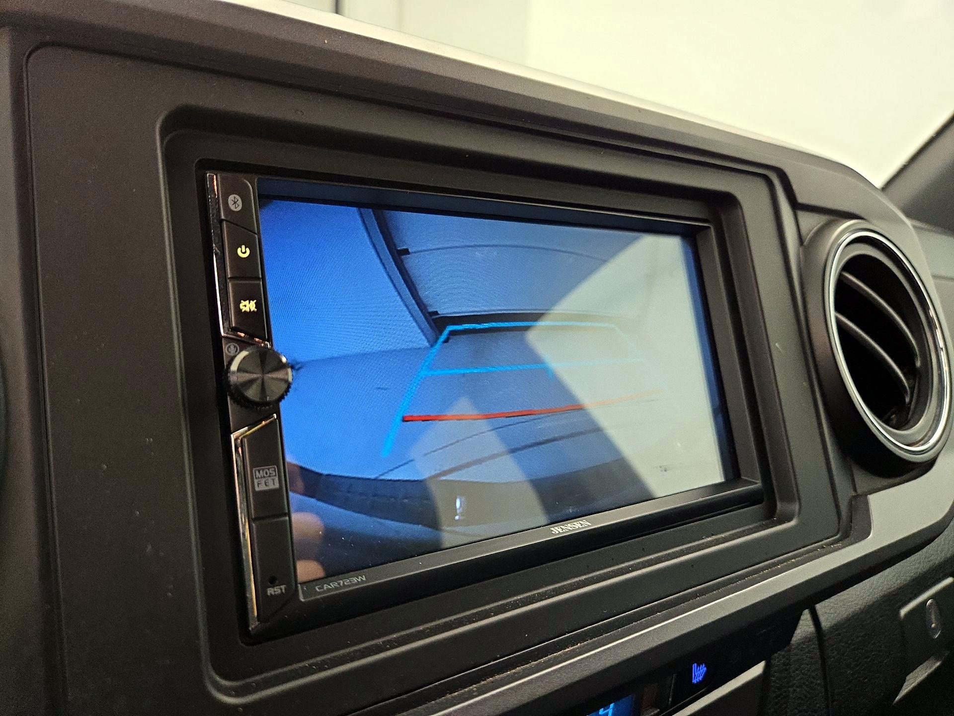 Thumbnail: 2019 Toyota Tacoma - 14