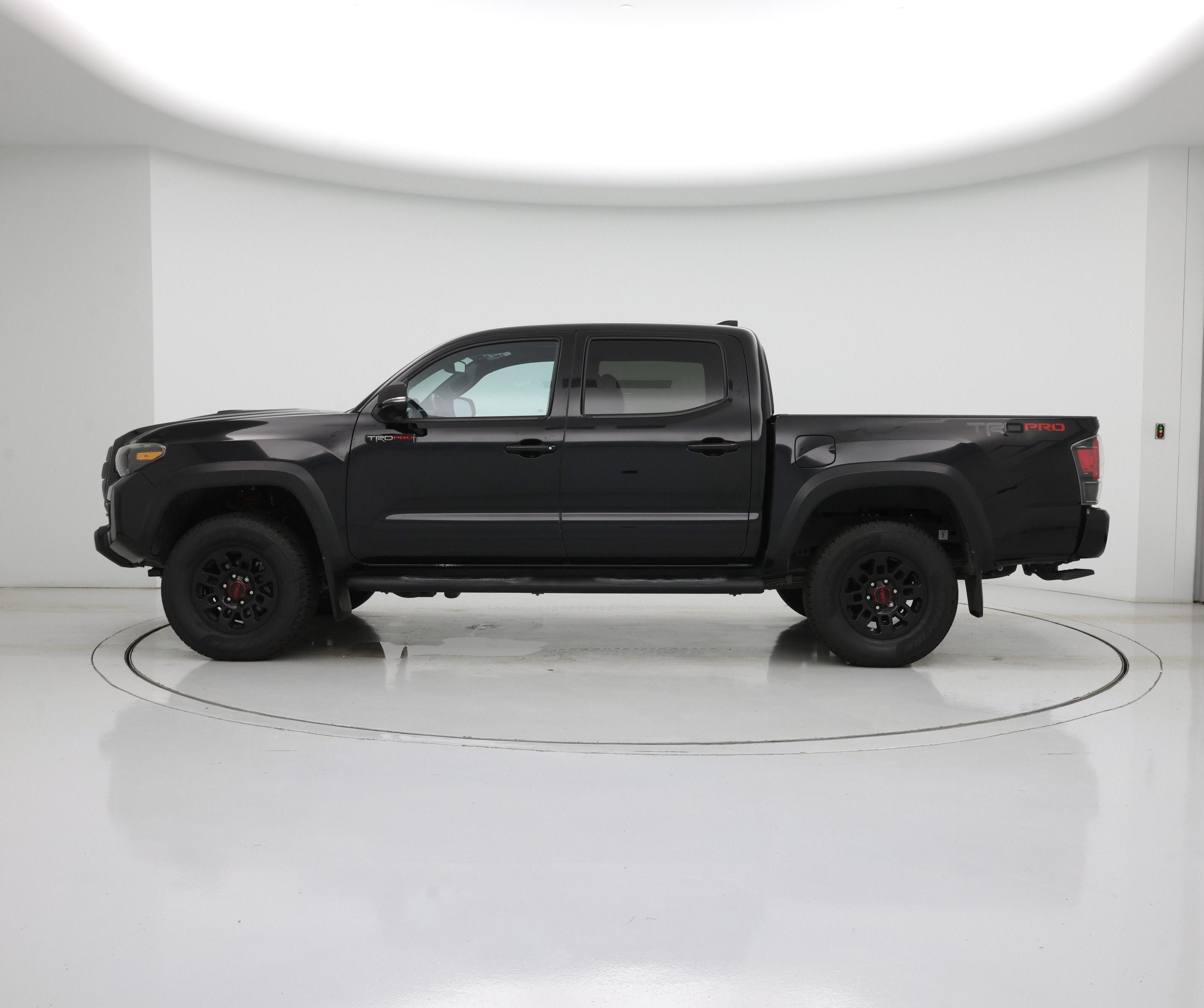 Thumbnail: 2019 Toyota Tacoma - 3