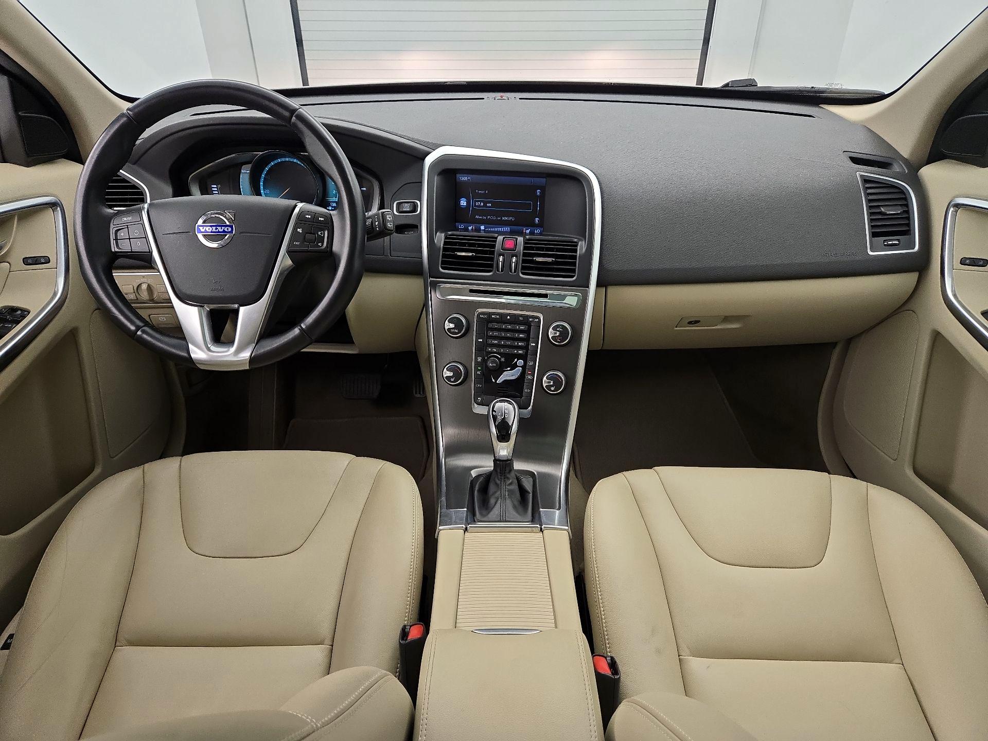 Thumbnail: 2015 Volvo XC60 - 9