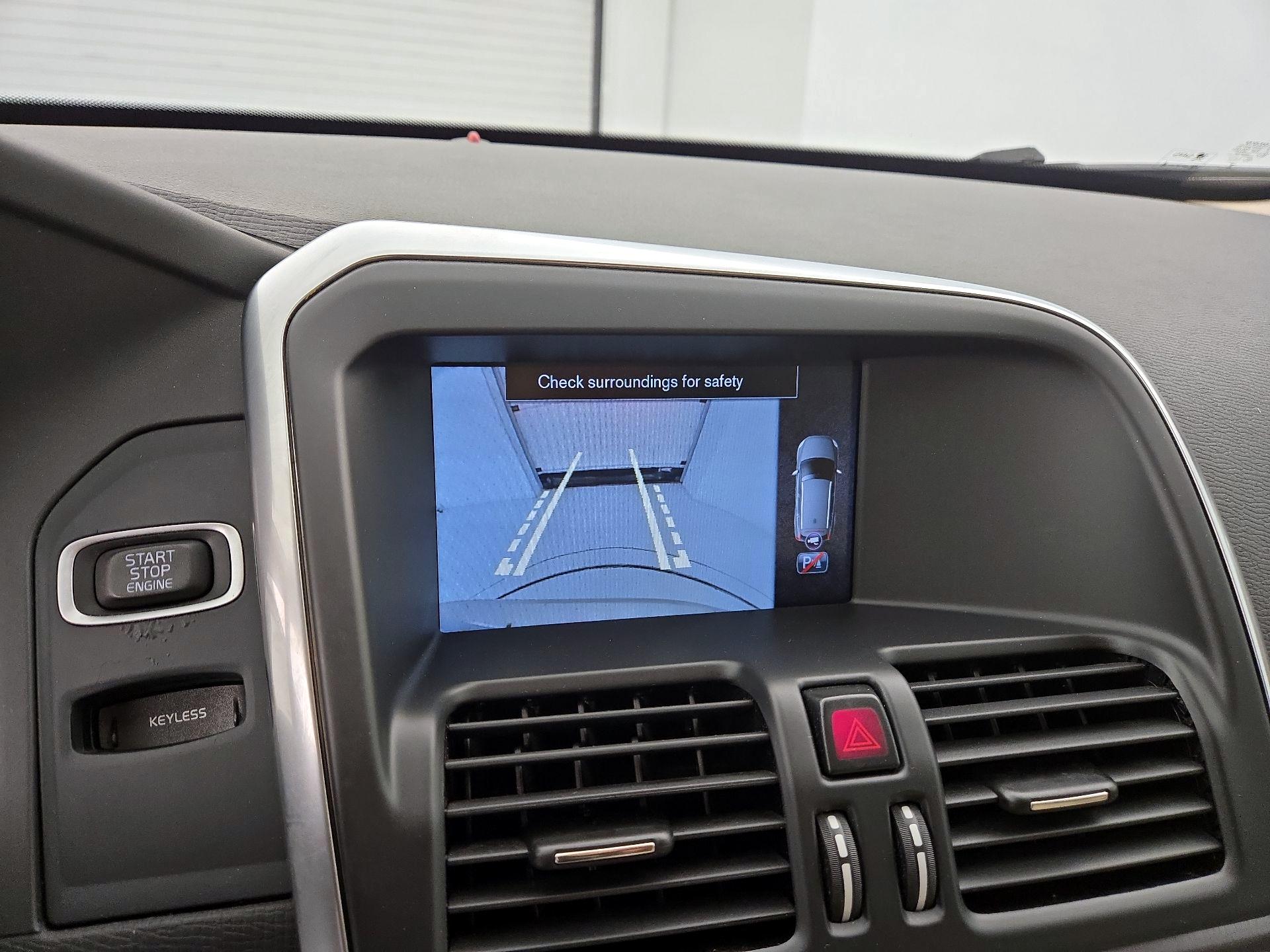 Thumbnail: 2015 Volvo XC60 - 14