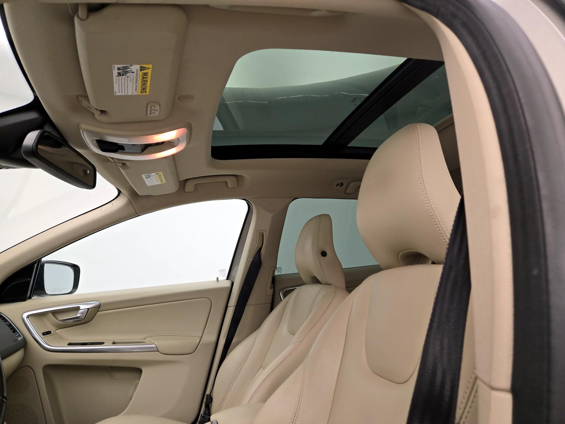 Thumbnail: 2015 Volvo XC60 - 19
