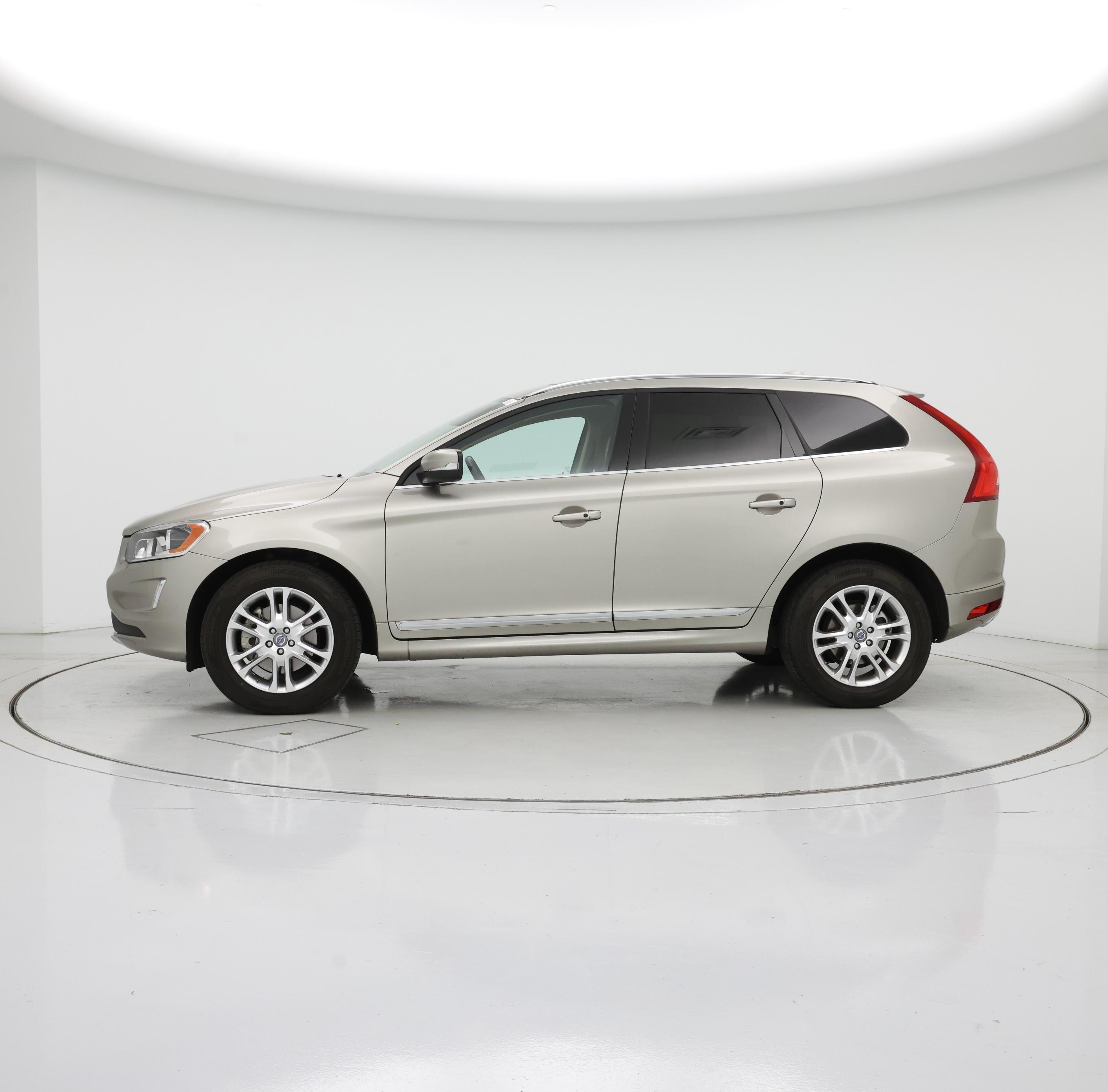 Thumbnail: 2015 Volvo XC60 - 3
