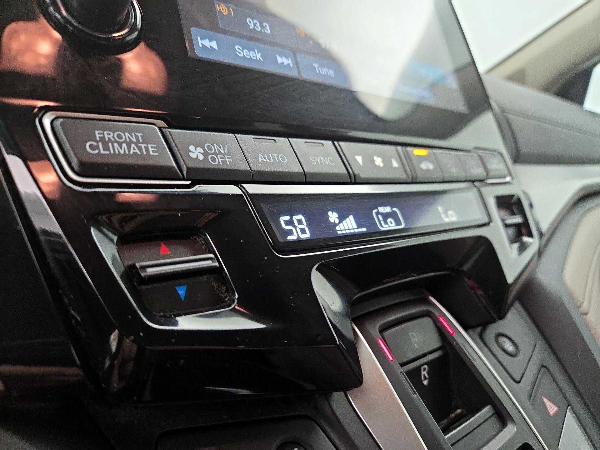 Thumbnail: 2018 Honda Odyssey - 16
