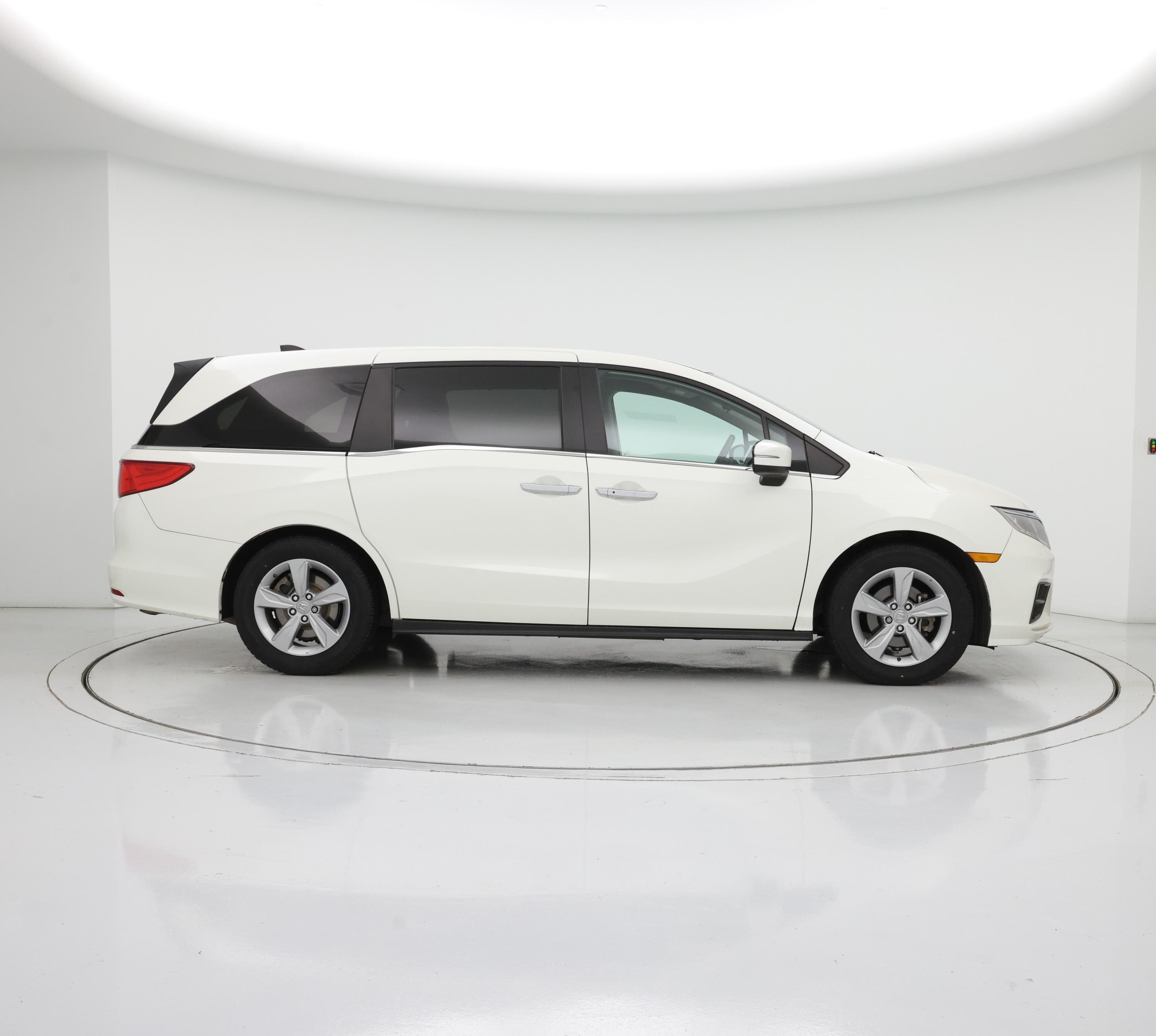 Thumbnail: 2018 Honda Odyssey - 7