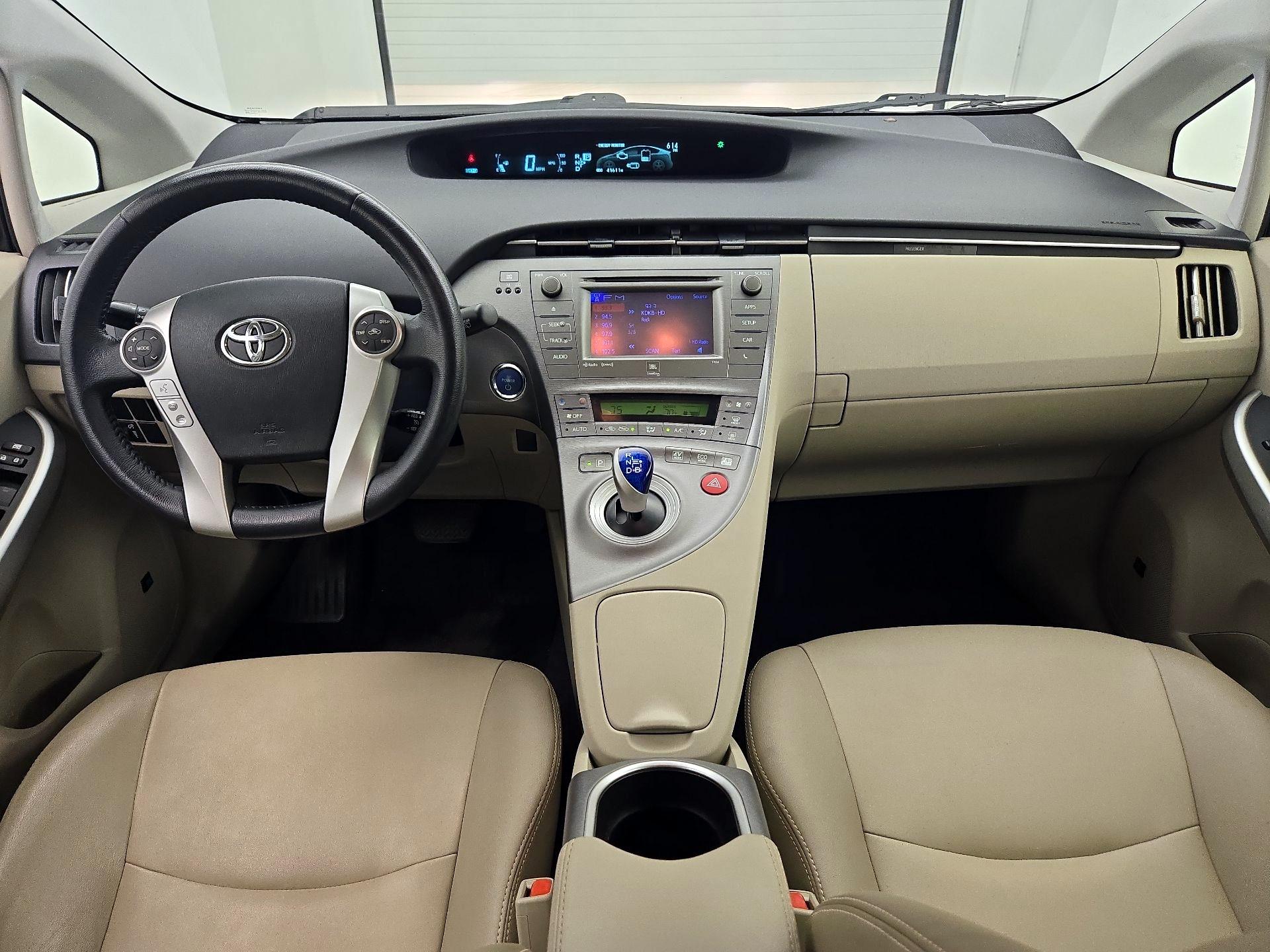 Thumbnail: 2015 Toyota Prius - 9