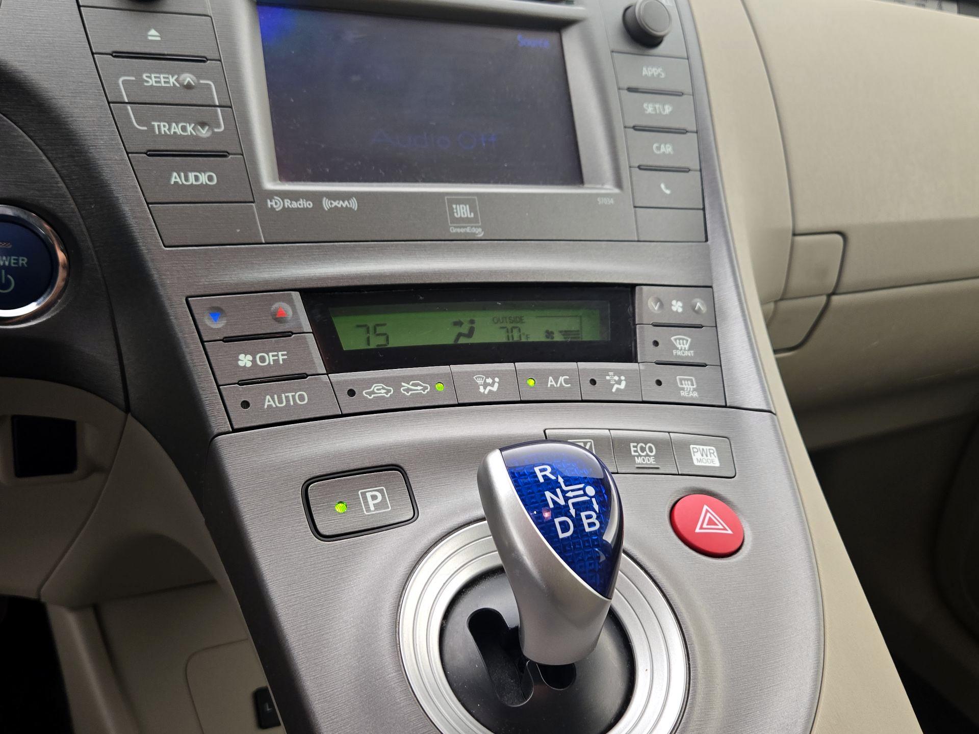 Thumbnail: 2015 Toyota Prius - 16