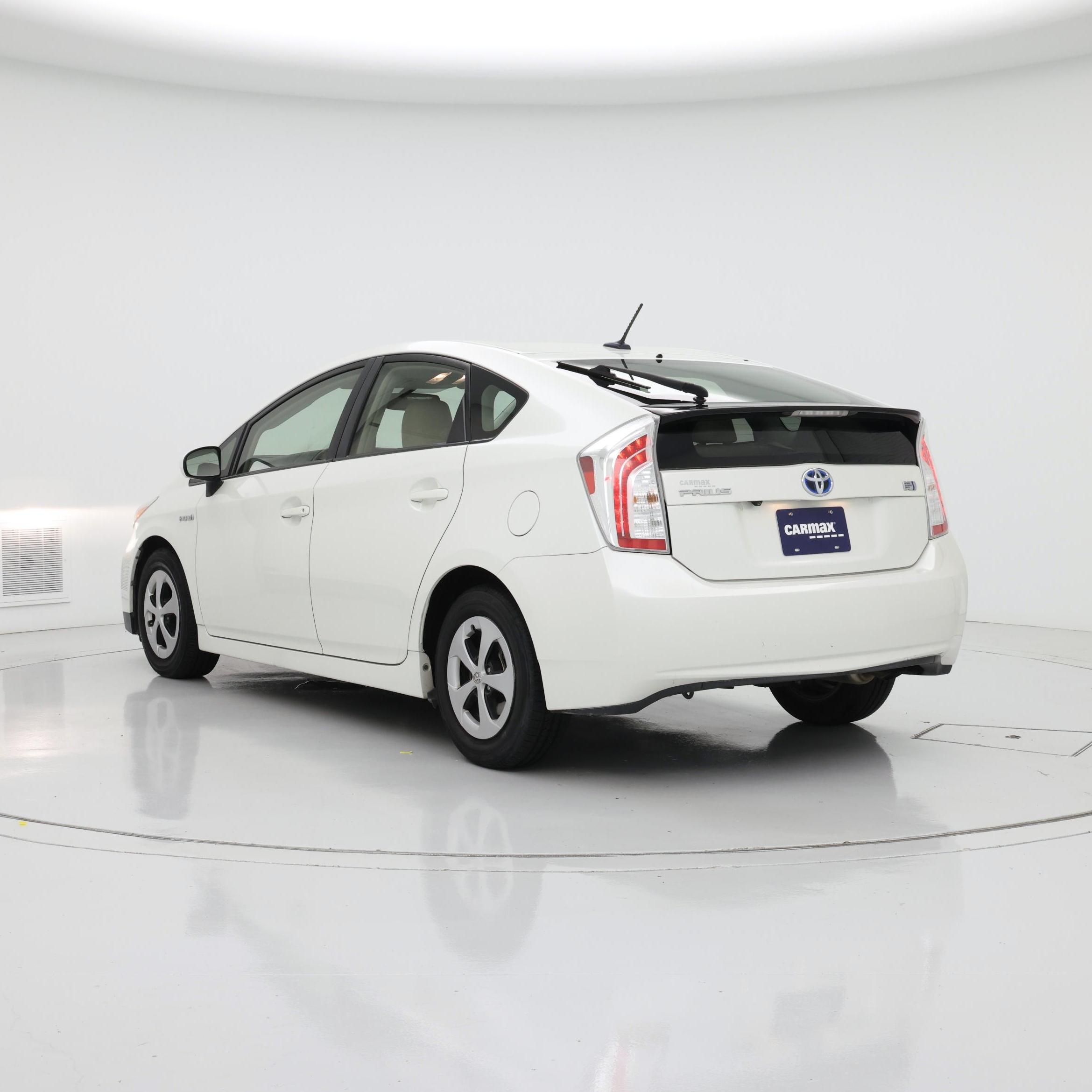 Thumbnail: 2015 Toyota Prius - 2