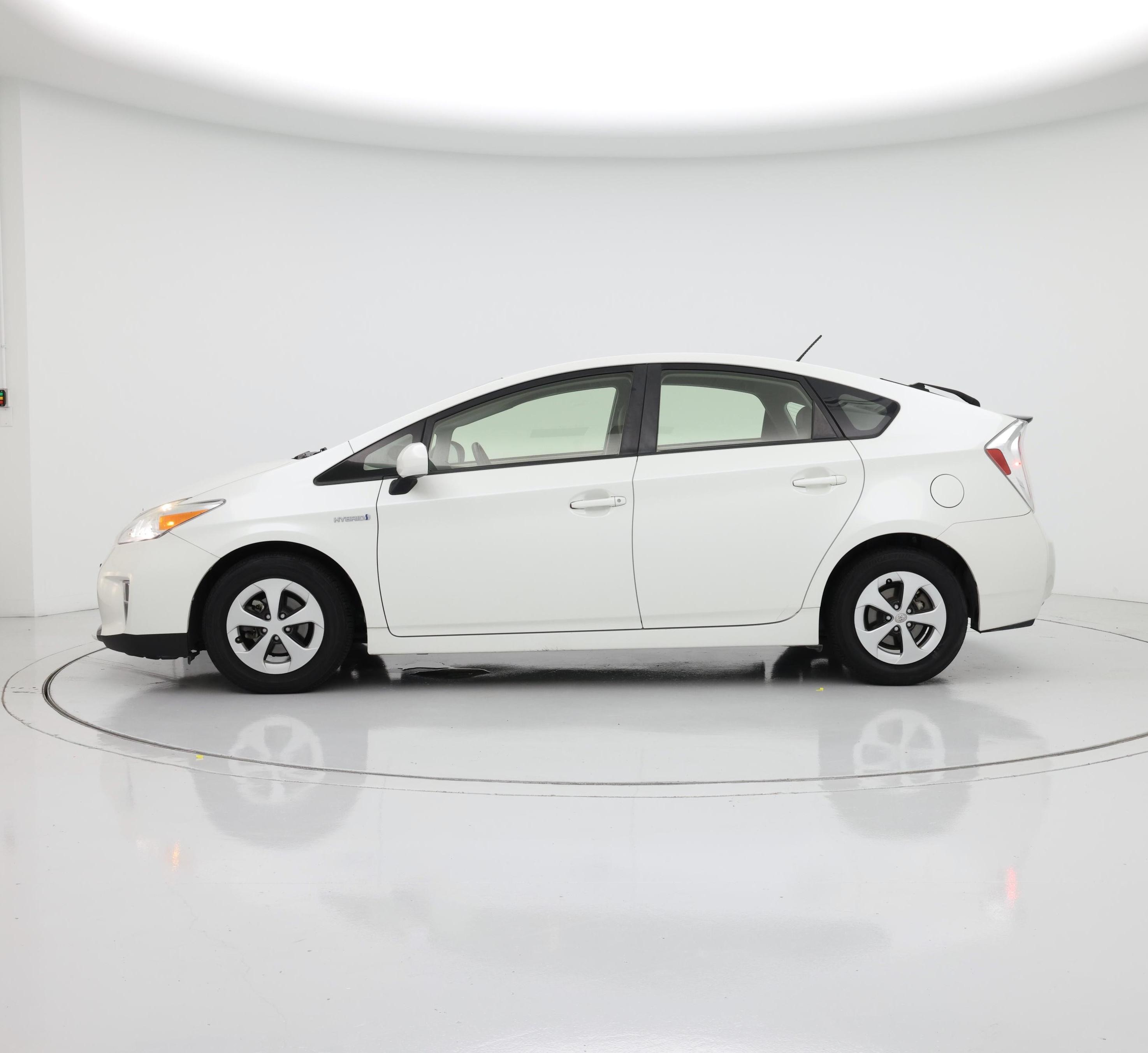 Thumbnail: 2015 Toyota Prius - 3