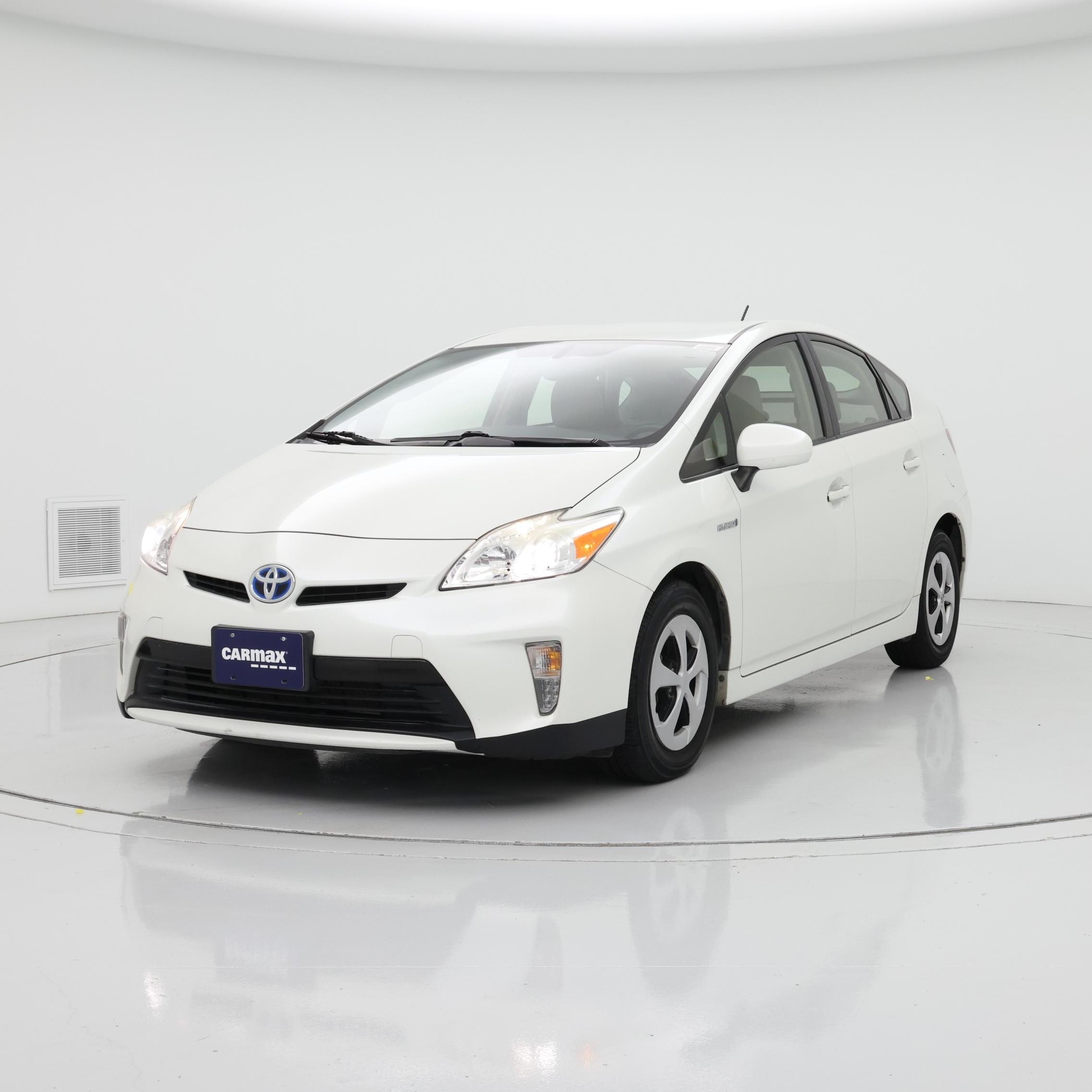 Thumbnail: 2015 Toyota Prius - 4
