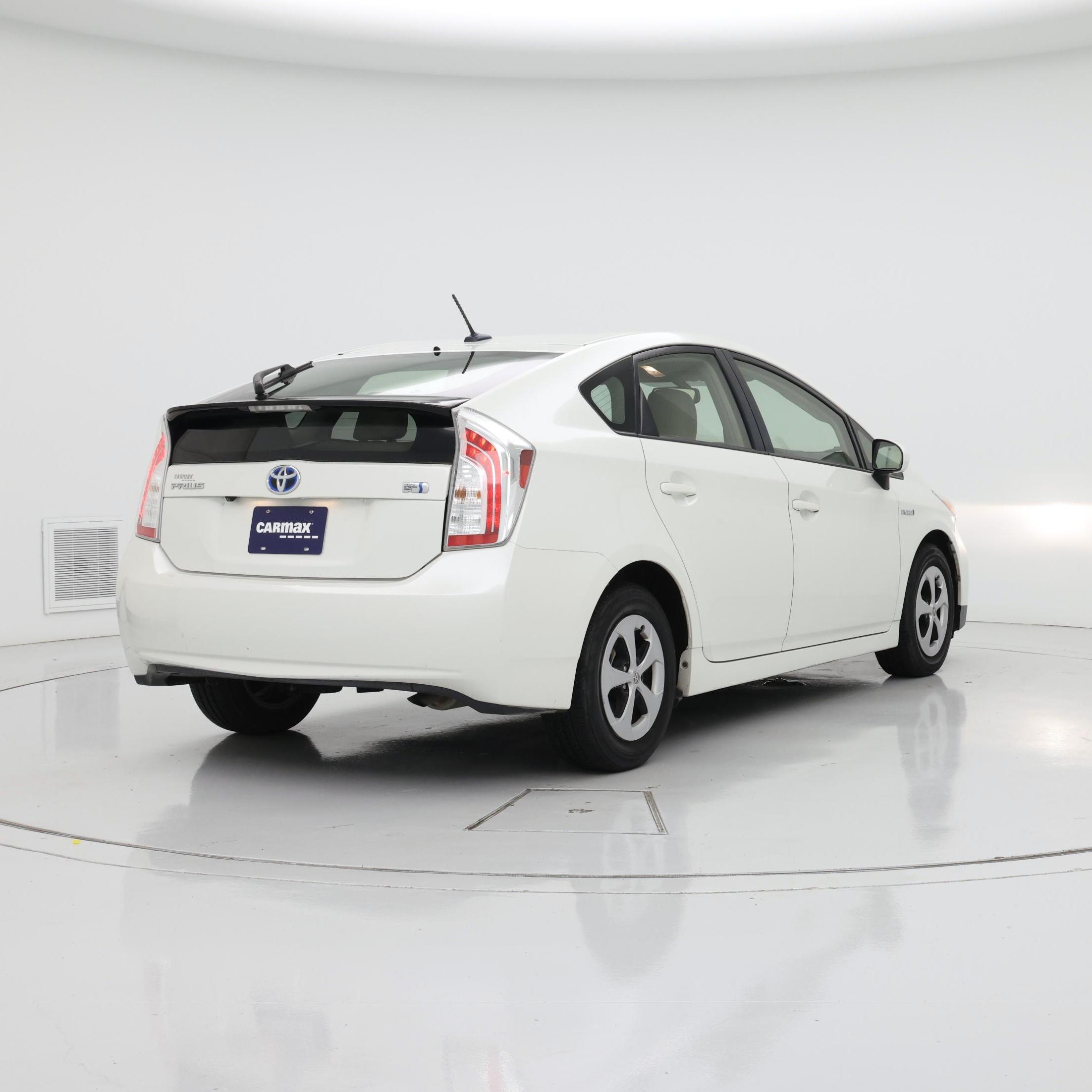 Thumbnail: 2015 Toyota Prius - 8
