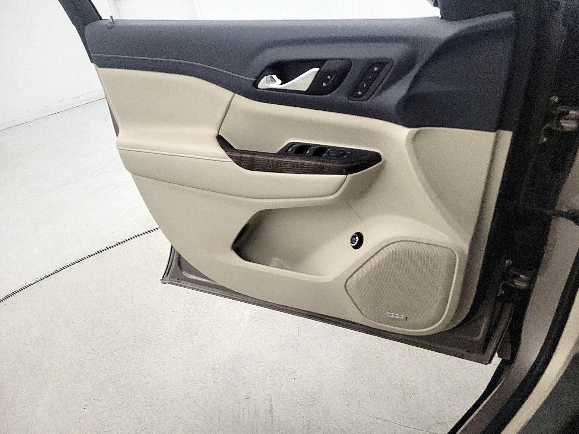 Thumbnail: 2022 GMC Acadia - 12