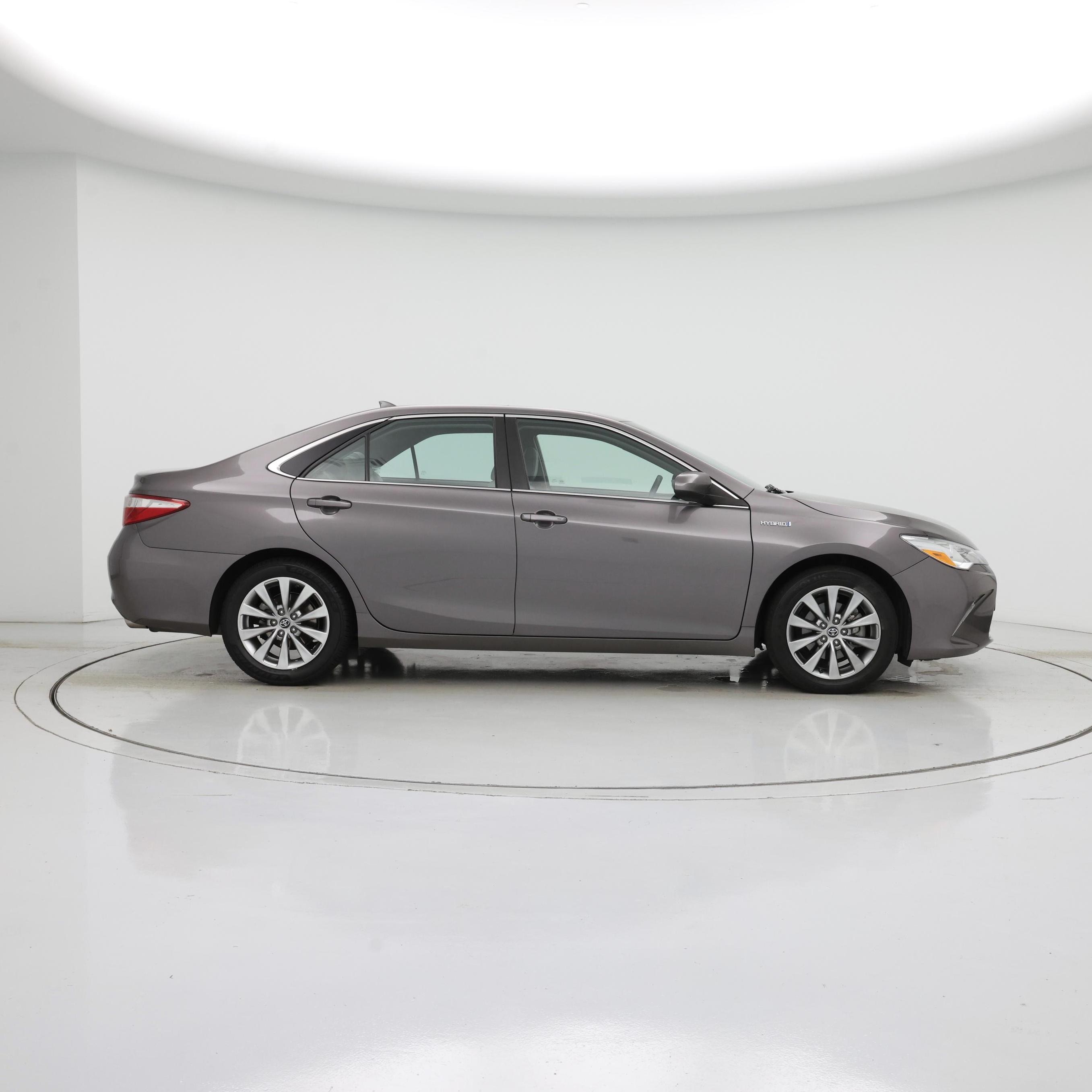 Thumbnail: 2017 Toyota Camry - 7