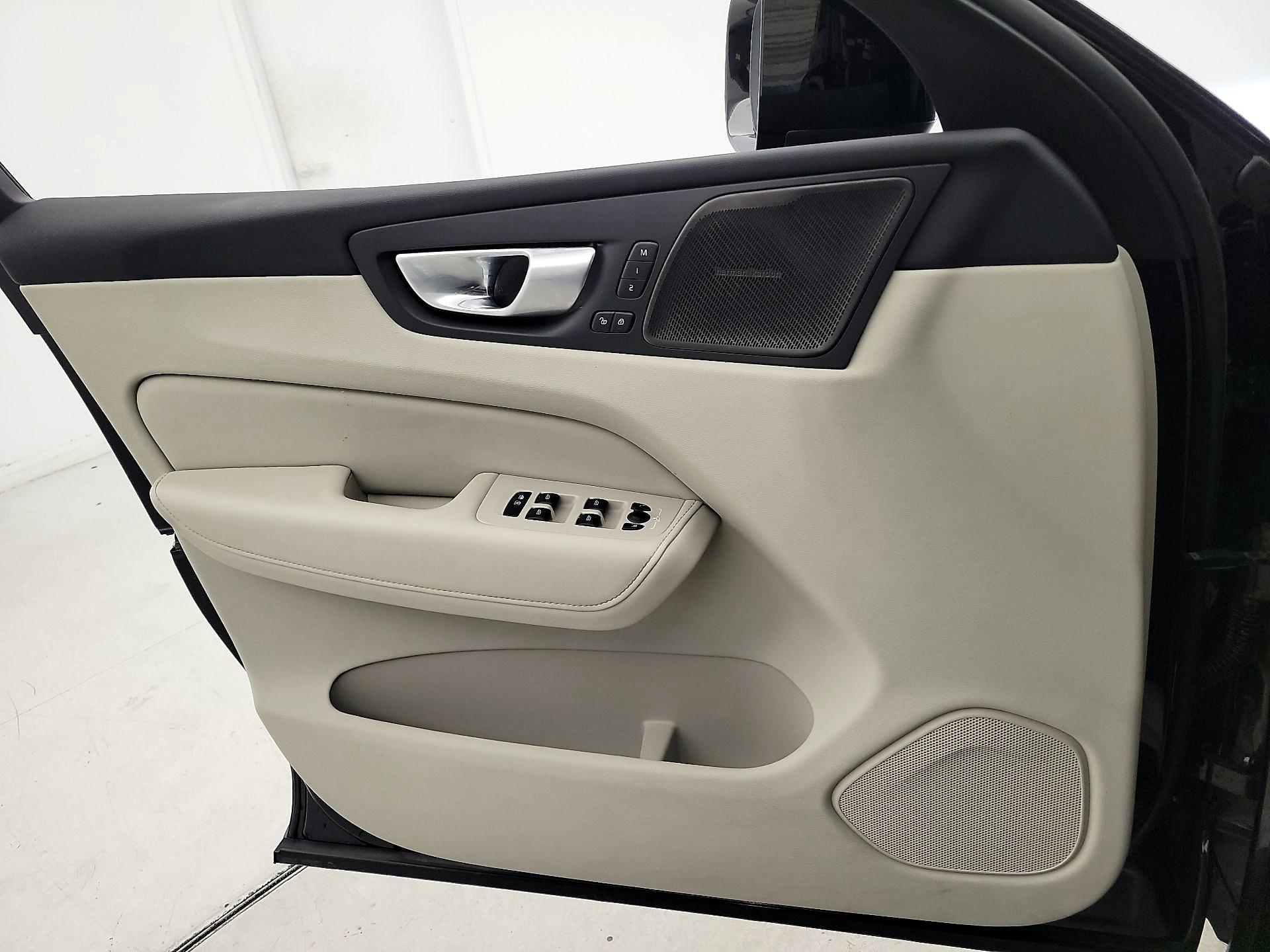 Thumbnail: 2024 Volvo XC60 - 12