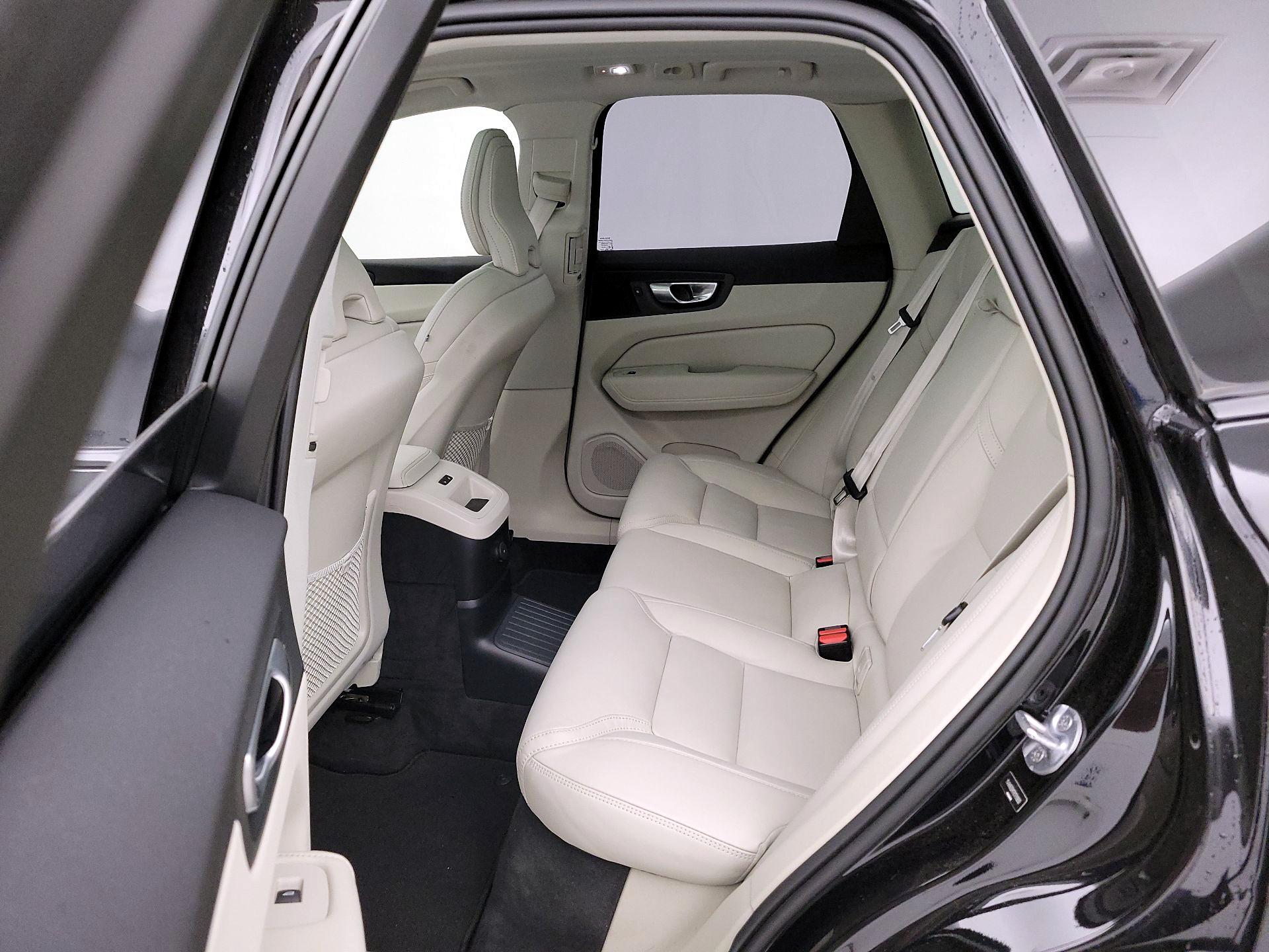 Thumbnail: 2024 Volvo XC60 - 20
