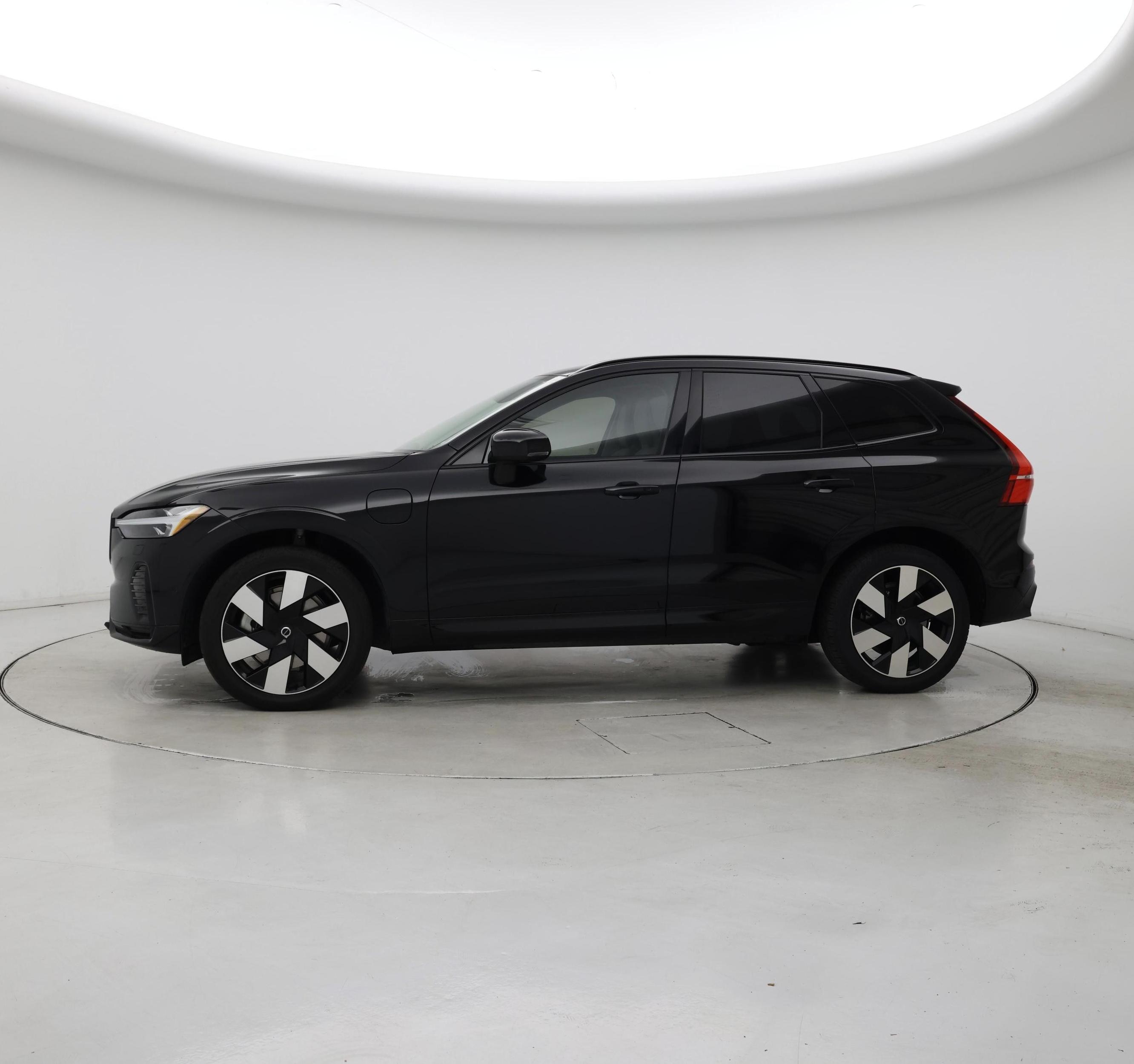 Thumbnail: 2024 Volvo XC60 - 3