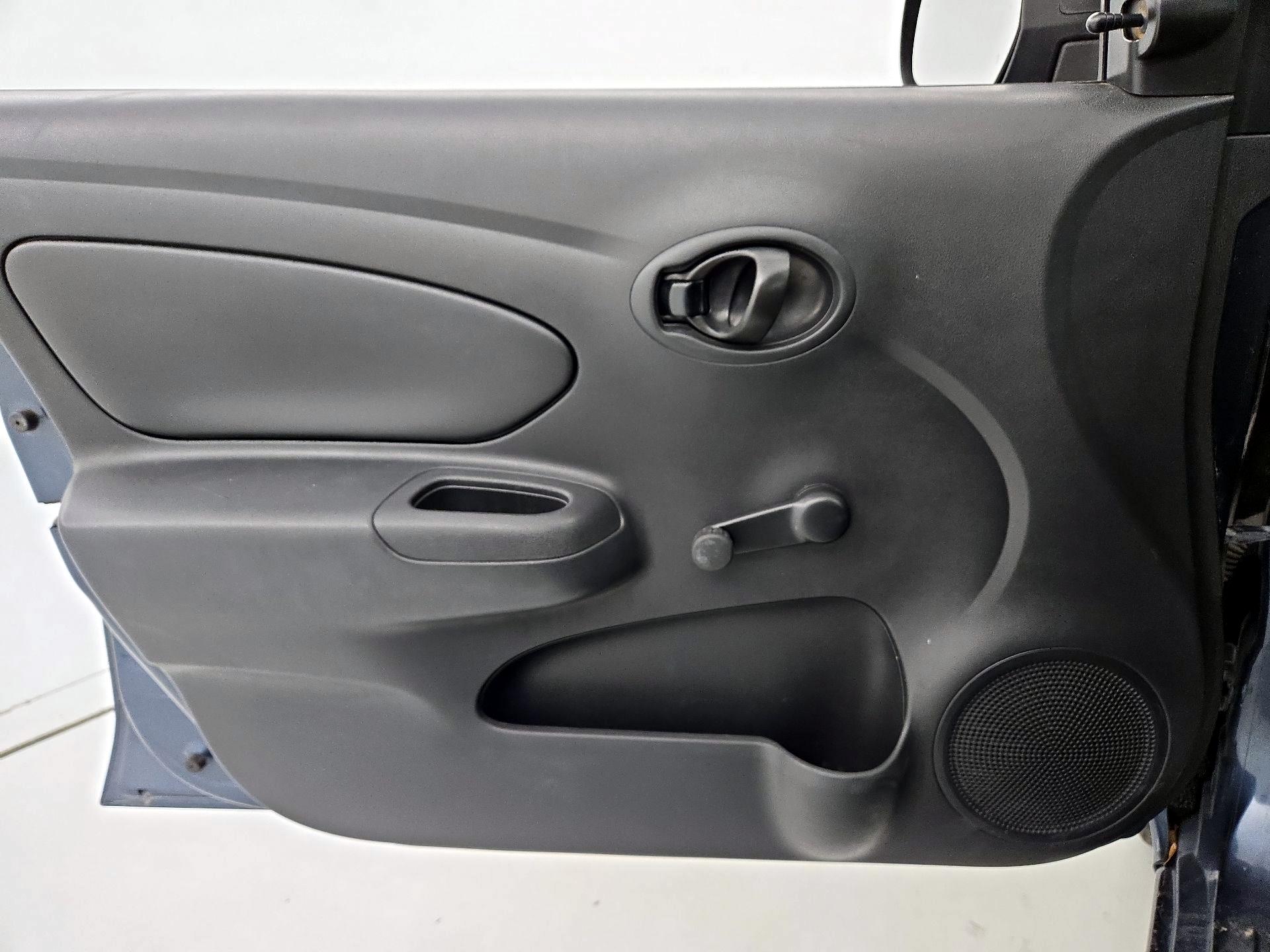 Thumbnail: 2015 Nissan Versa - 12