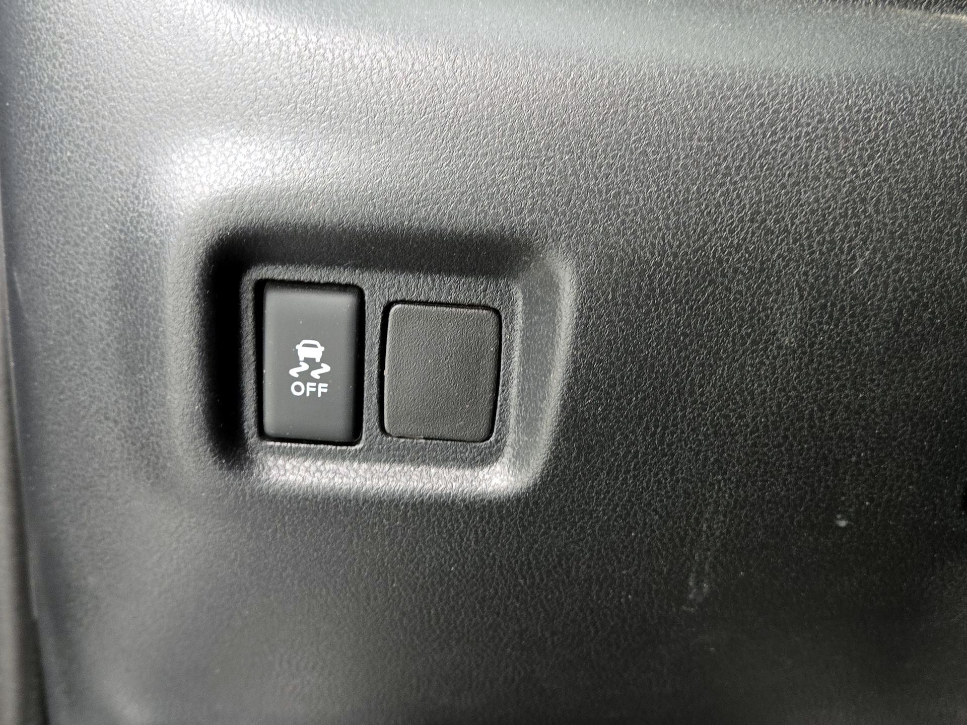 Thumbnail: 2015 Nissan Versa - 13