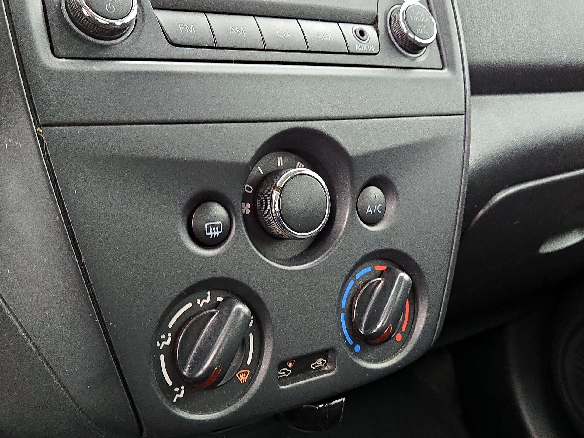 Thumbnail: 2015 Nissan Versa - 15