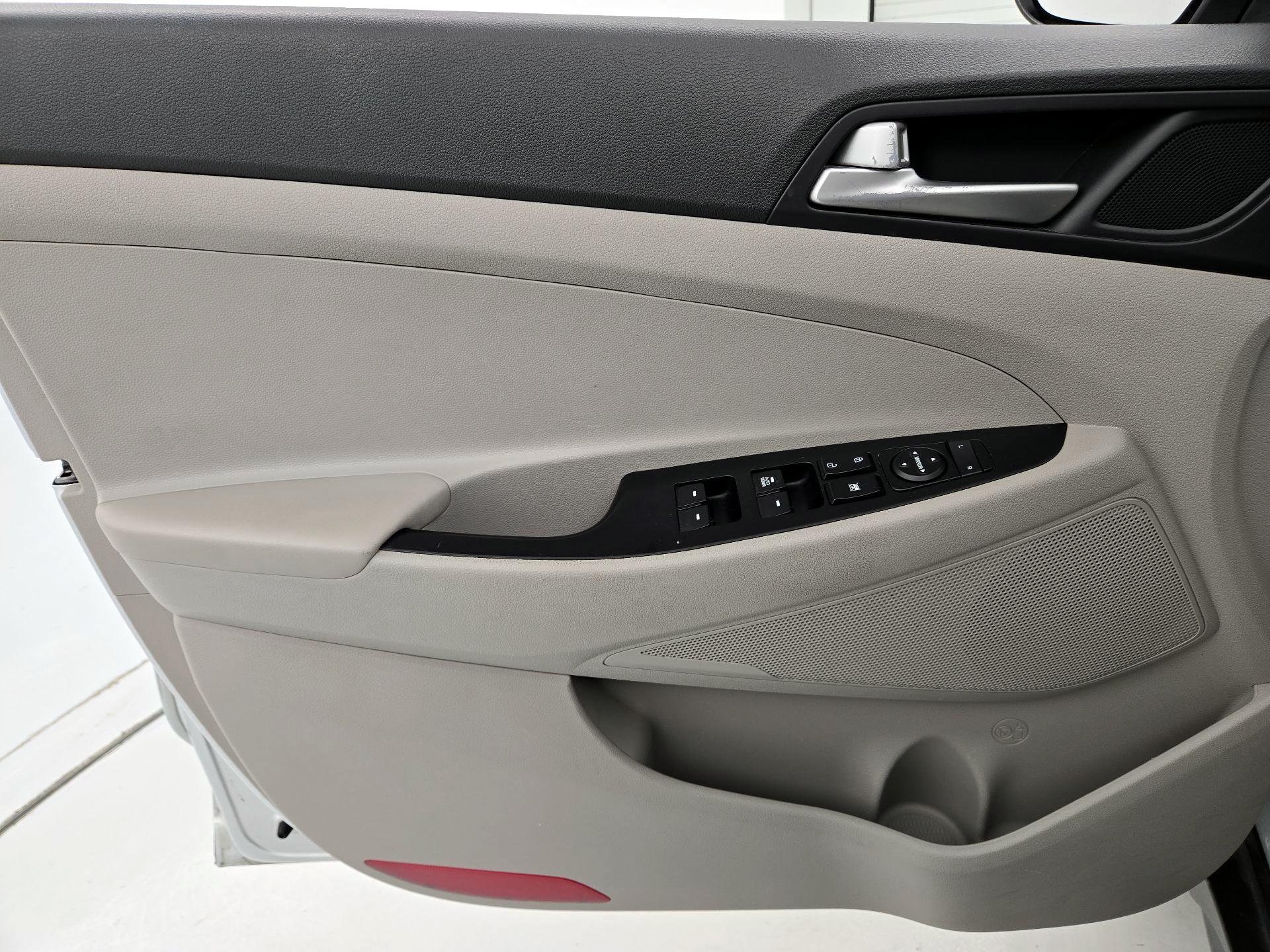 Thumbnail: 2019 Hyundai Tucson - 12