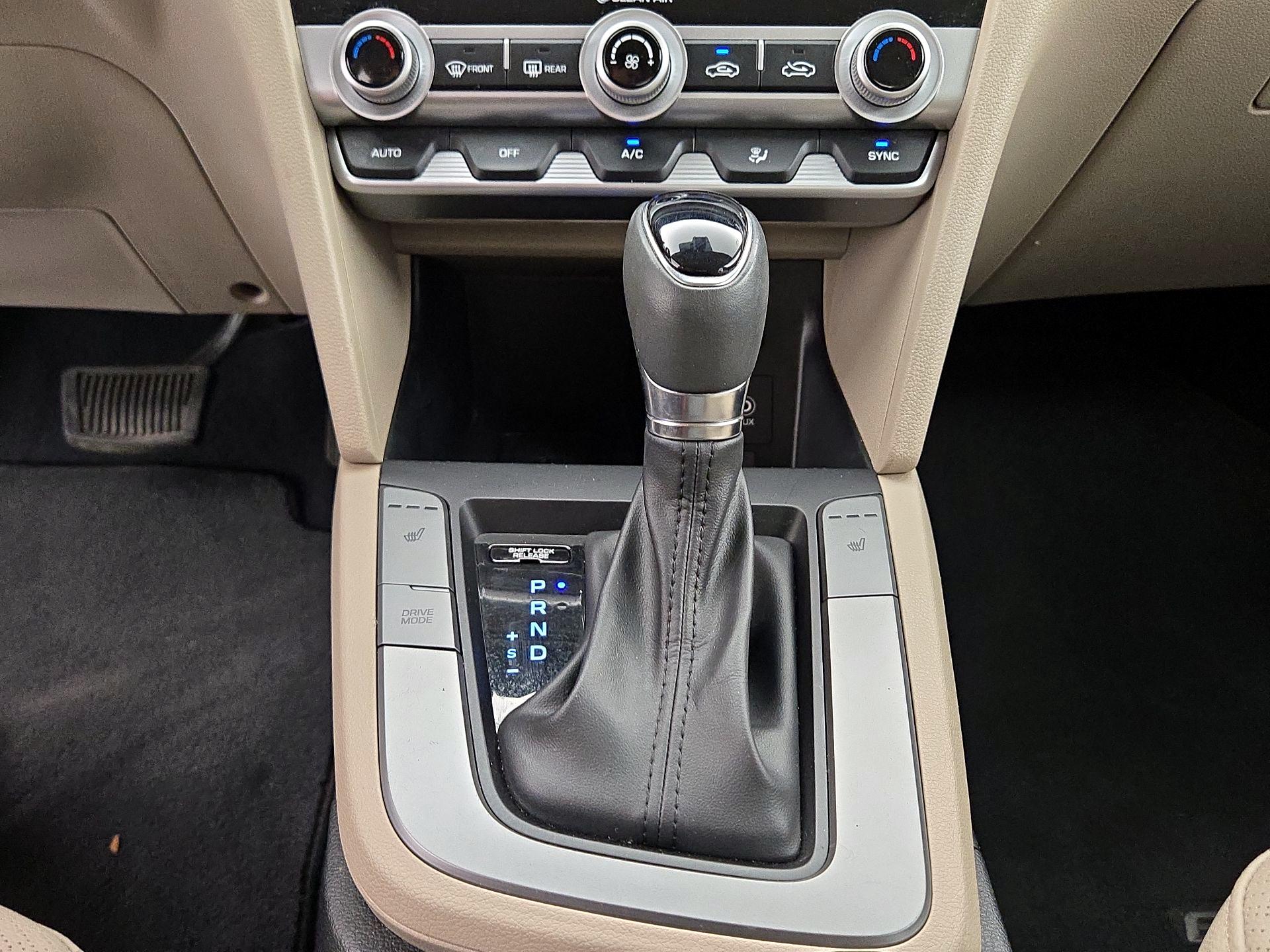 Thumbnail: 2019 Hyundai Elantra - 17