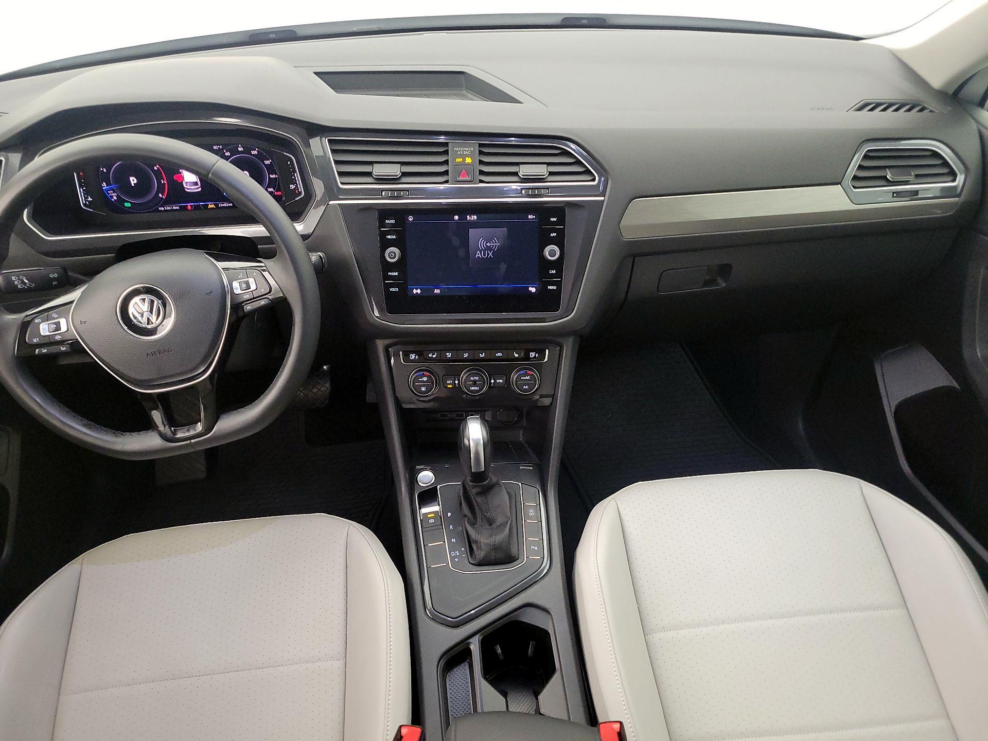 Thumbnail: 2020 Volkswagen Tiguan - 9