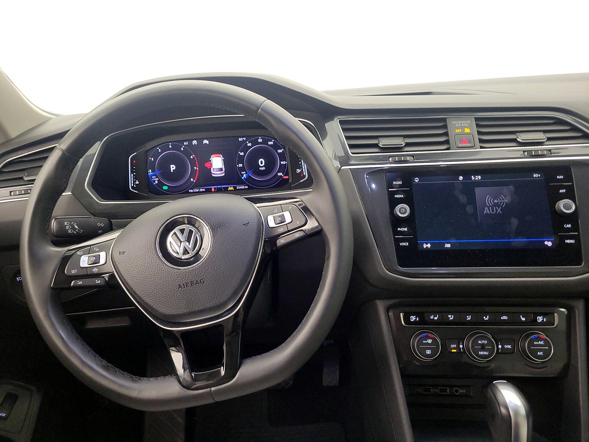 Thumbnail: 2020 Volkswagen Tiguan - 10