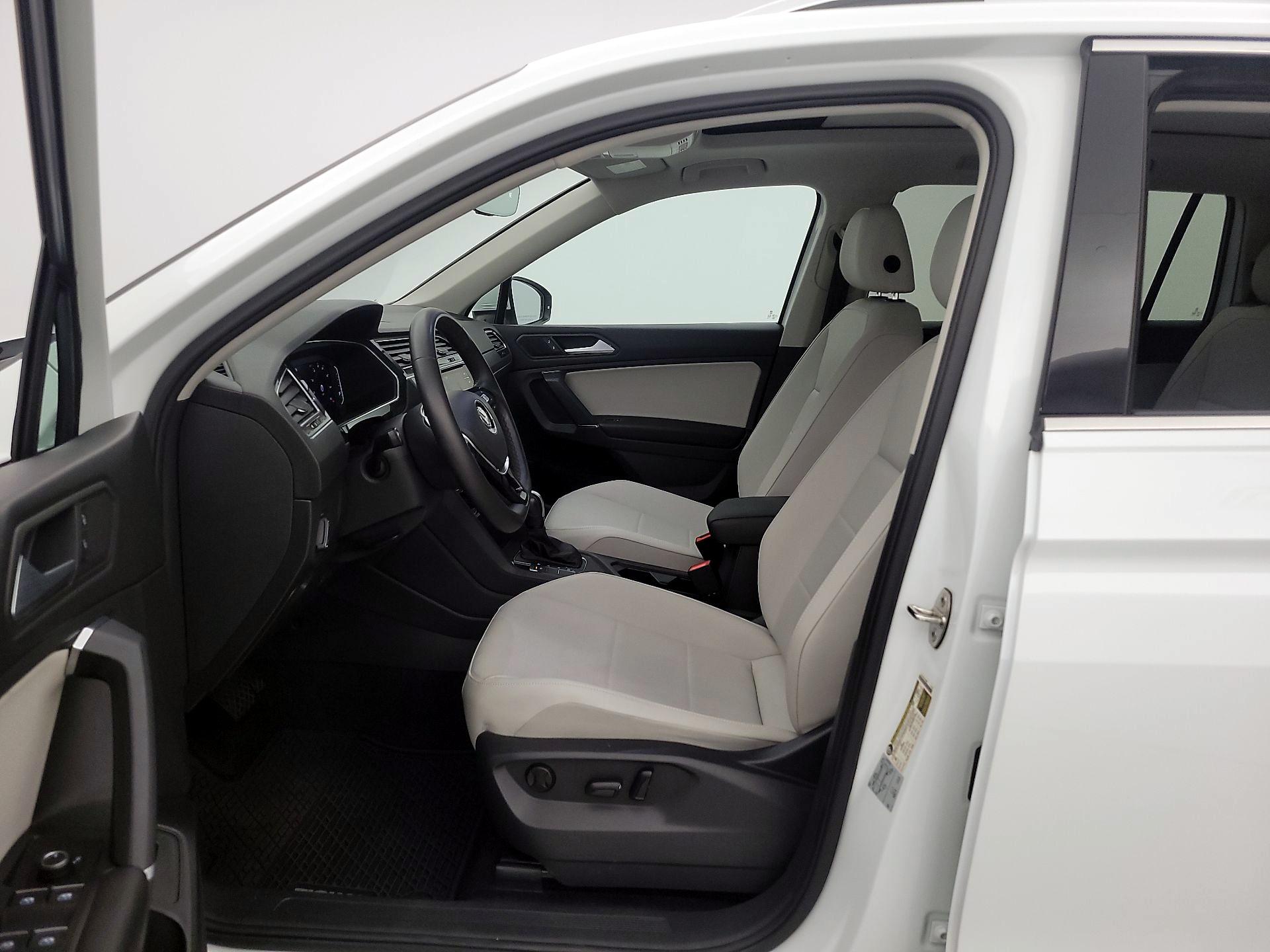 Thumbnail: 2020 Volkswagen Tiguan - 11