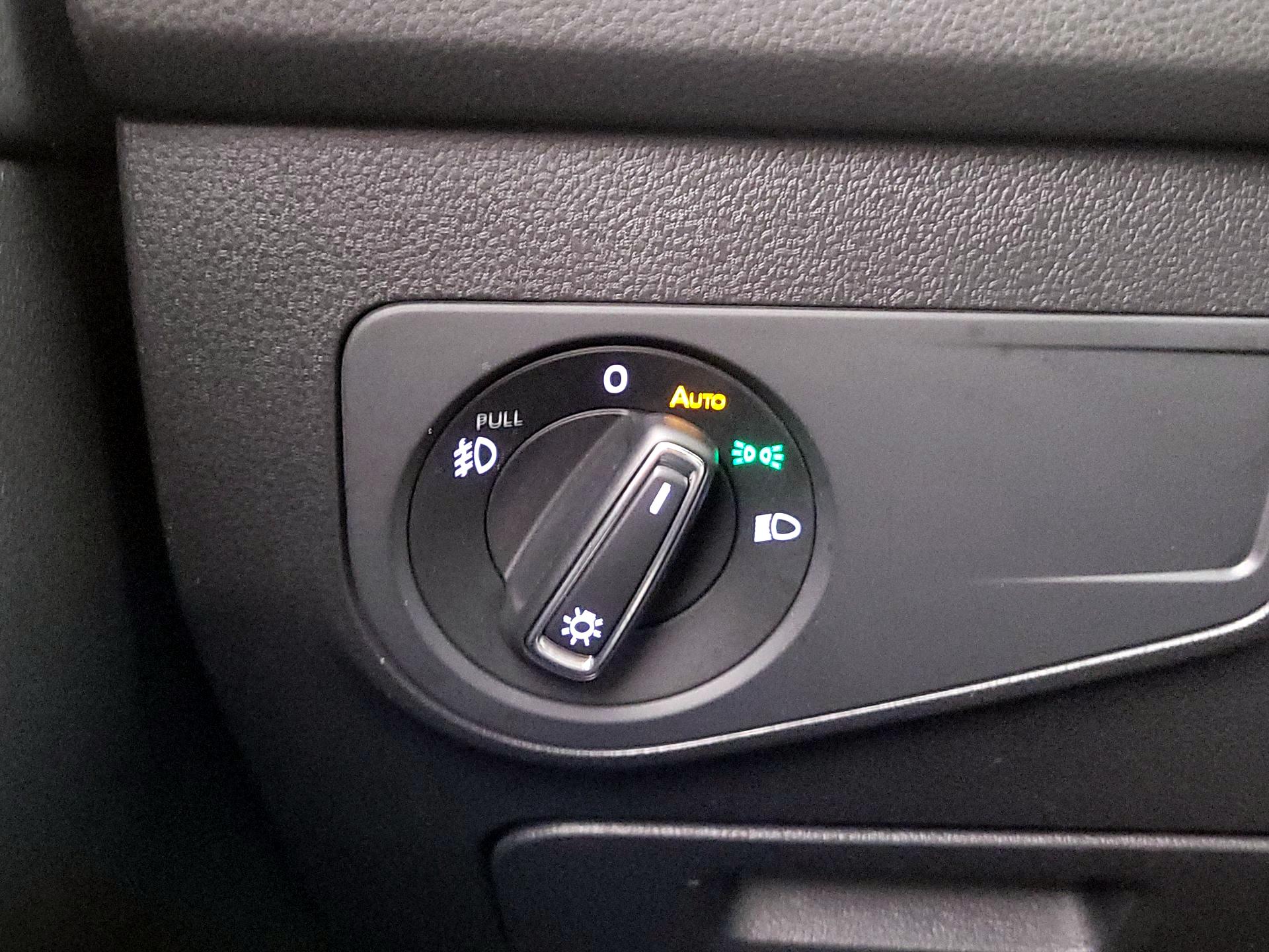 Thumbnail: 2020 Volkswagen Tiguan - 13