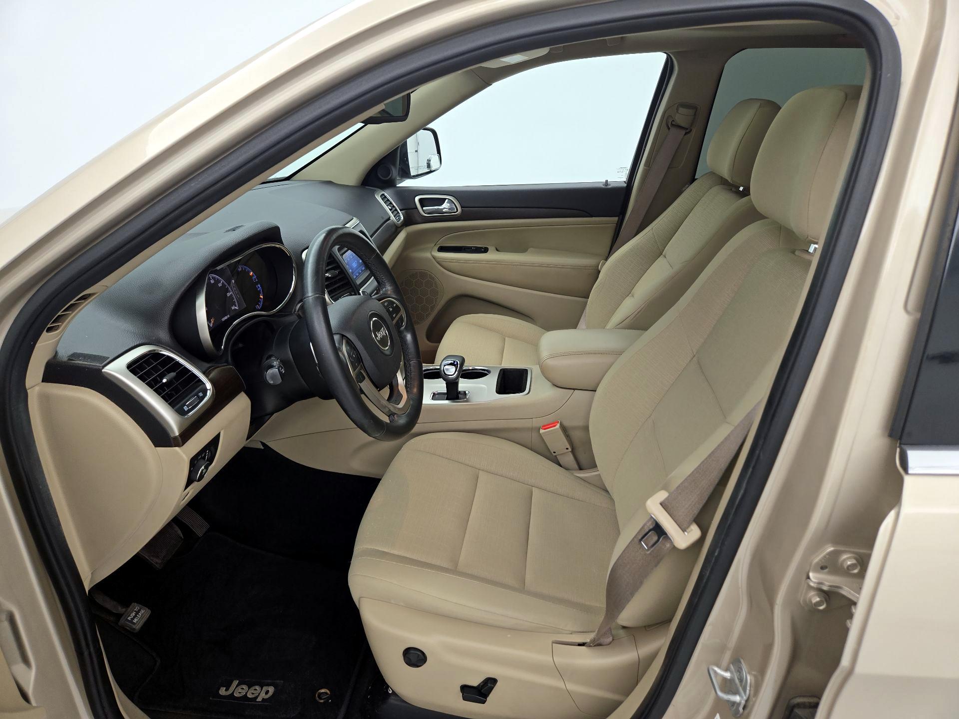 Thumbnail: 2014 Jeep Grand Cherokee - 11