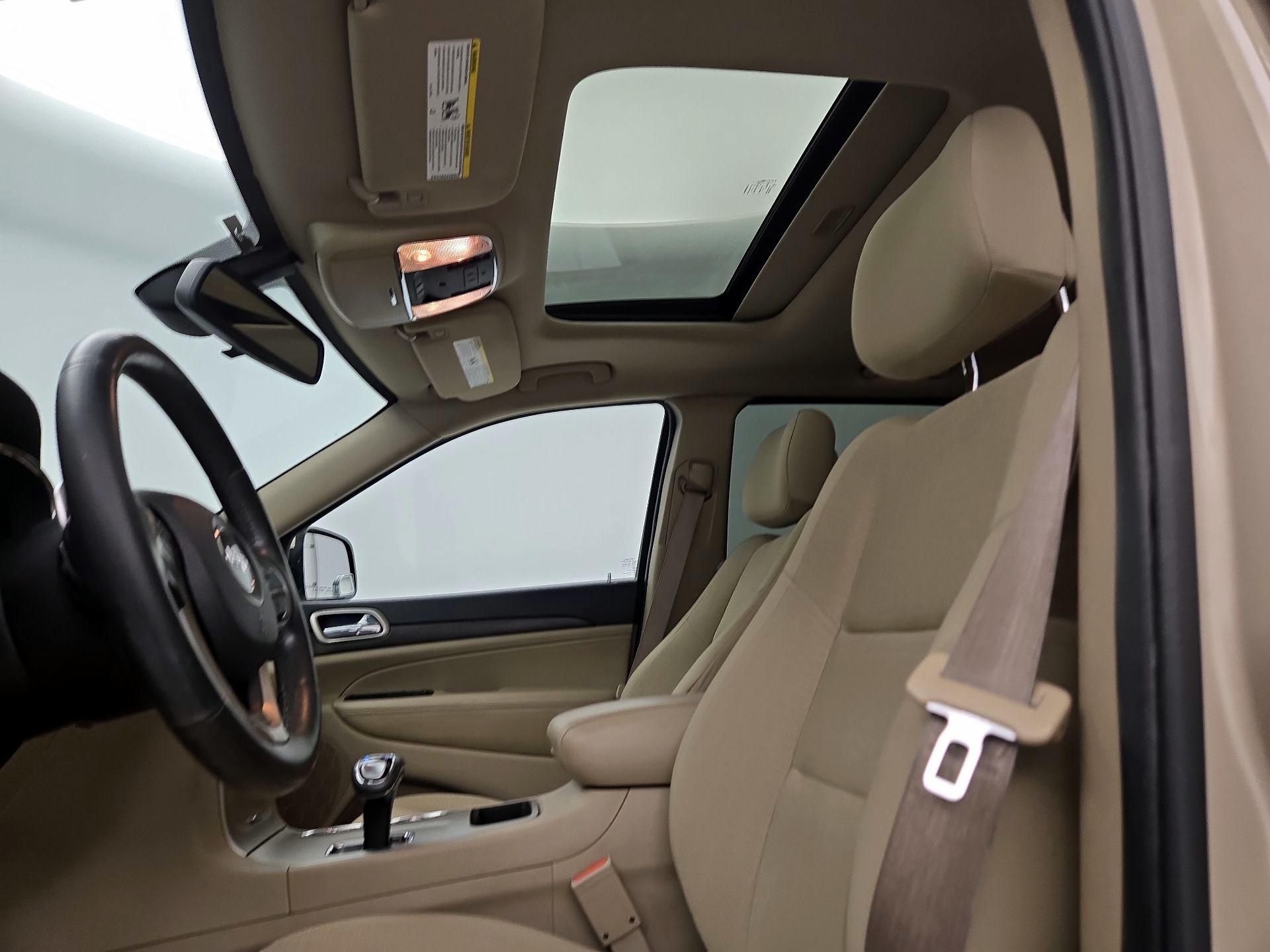 Thumbnail: 2014 Jeep Grand Cherokee - 18