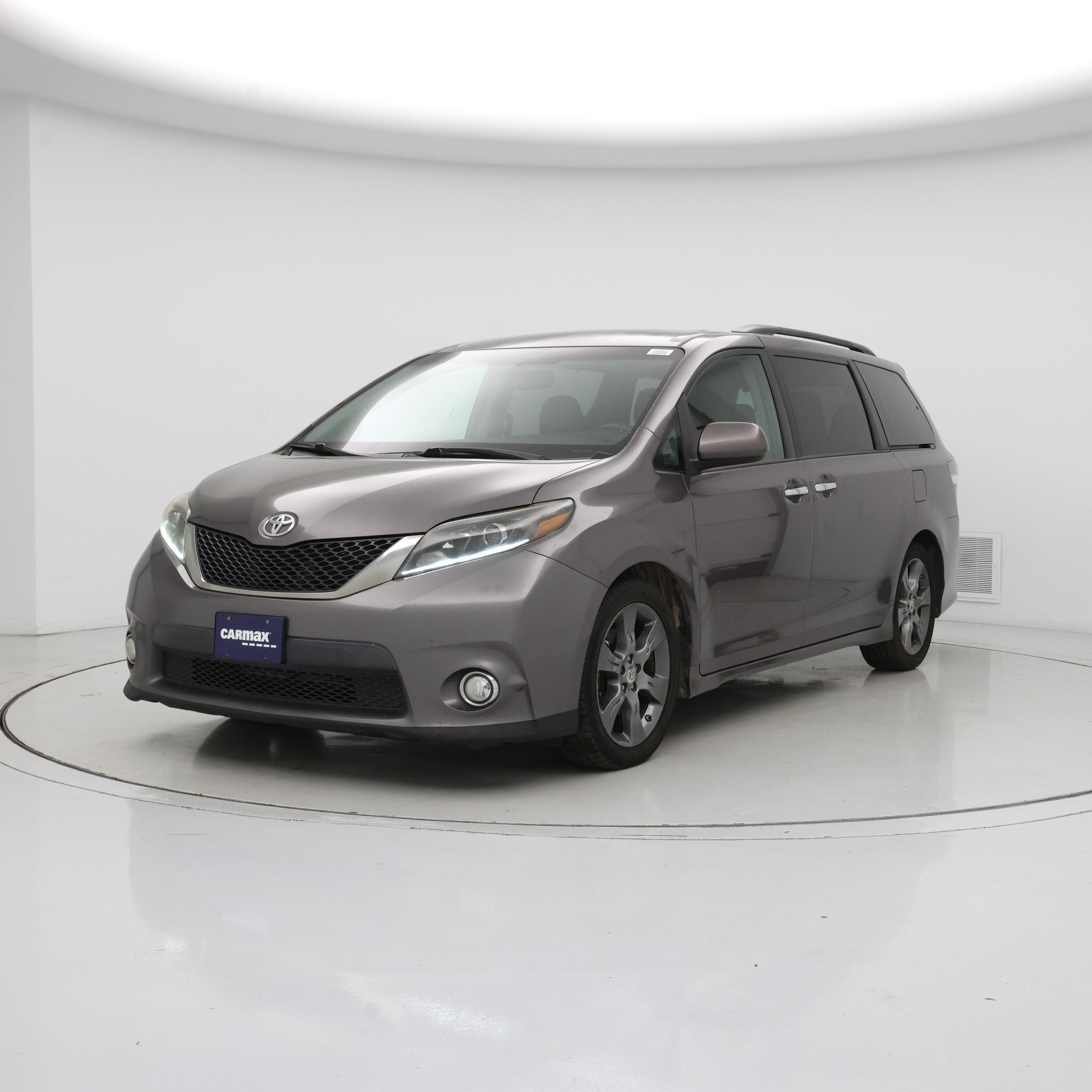 Thumbnail: 2015 Toyota Sienna - 4