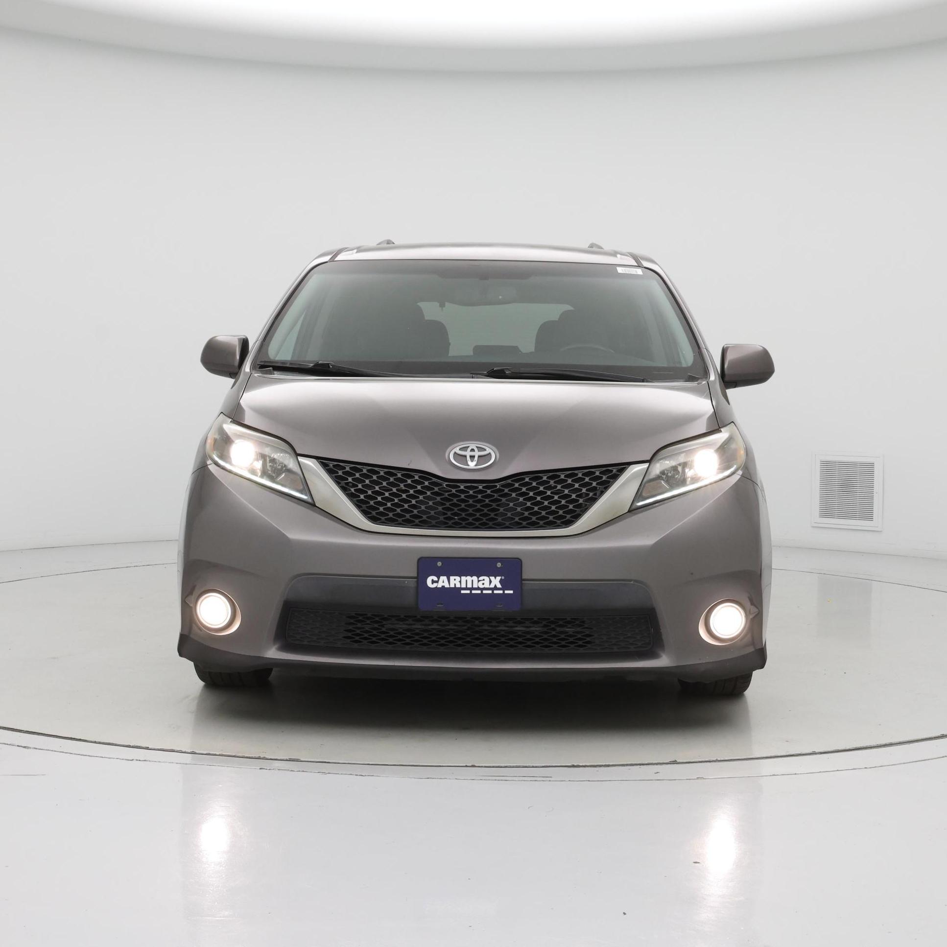 Thumbnail: 2015 Toyota Sienna - 5
