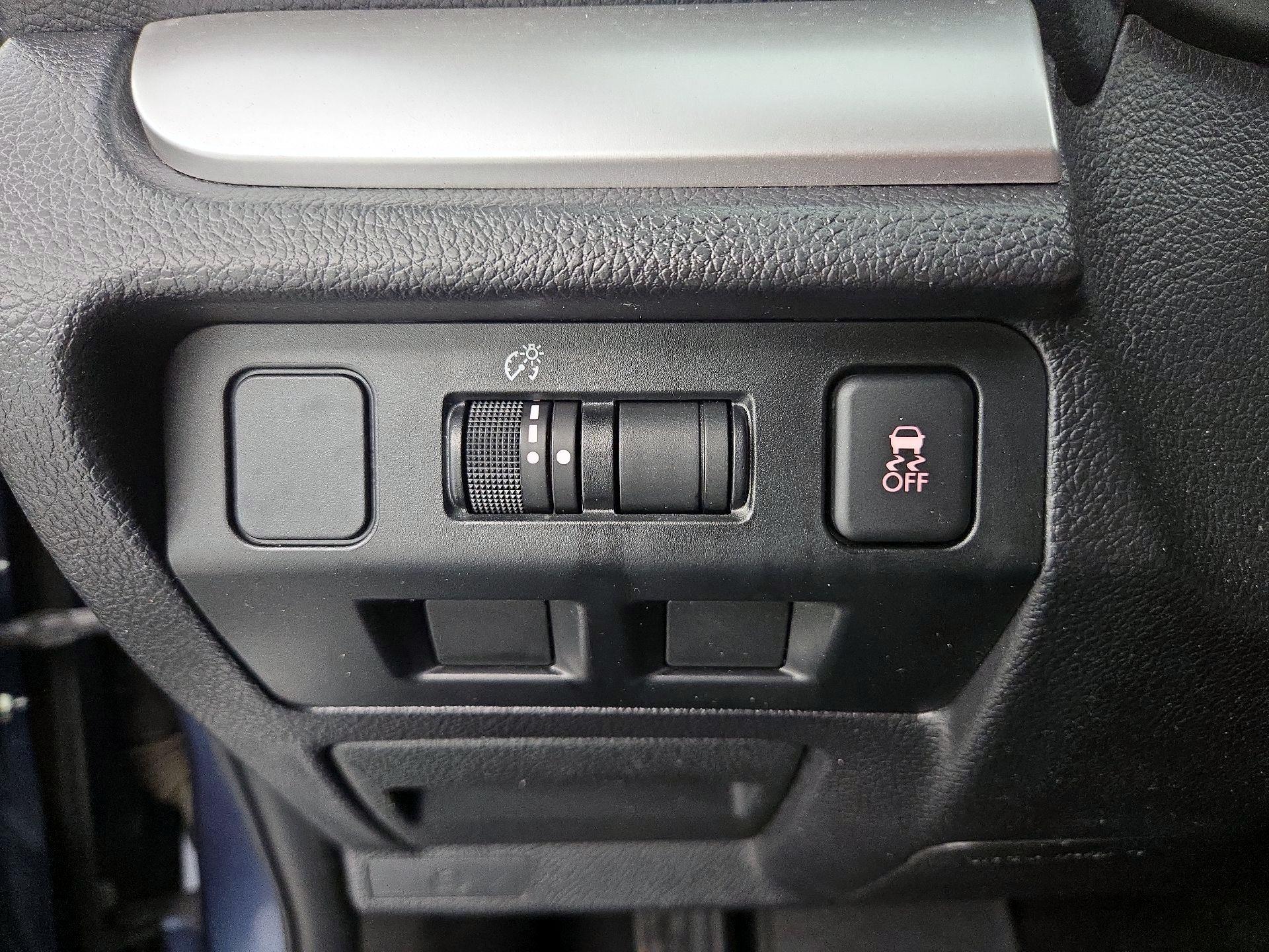 Thumbnail: 2017 Subaru Crosstrek - 13