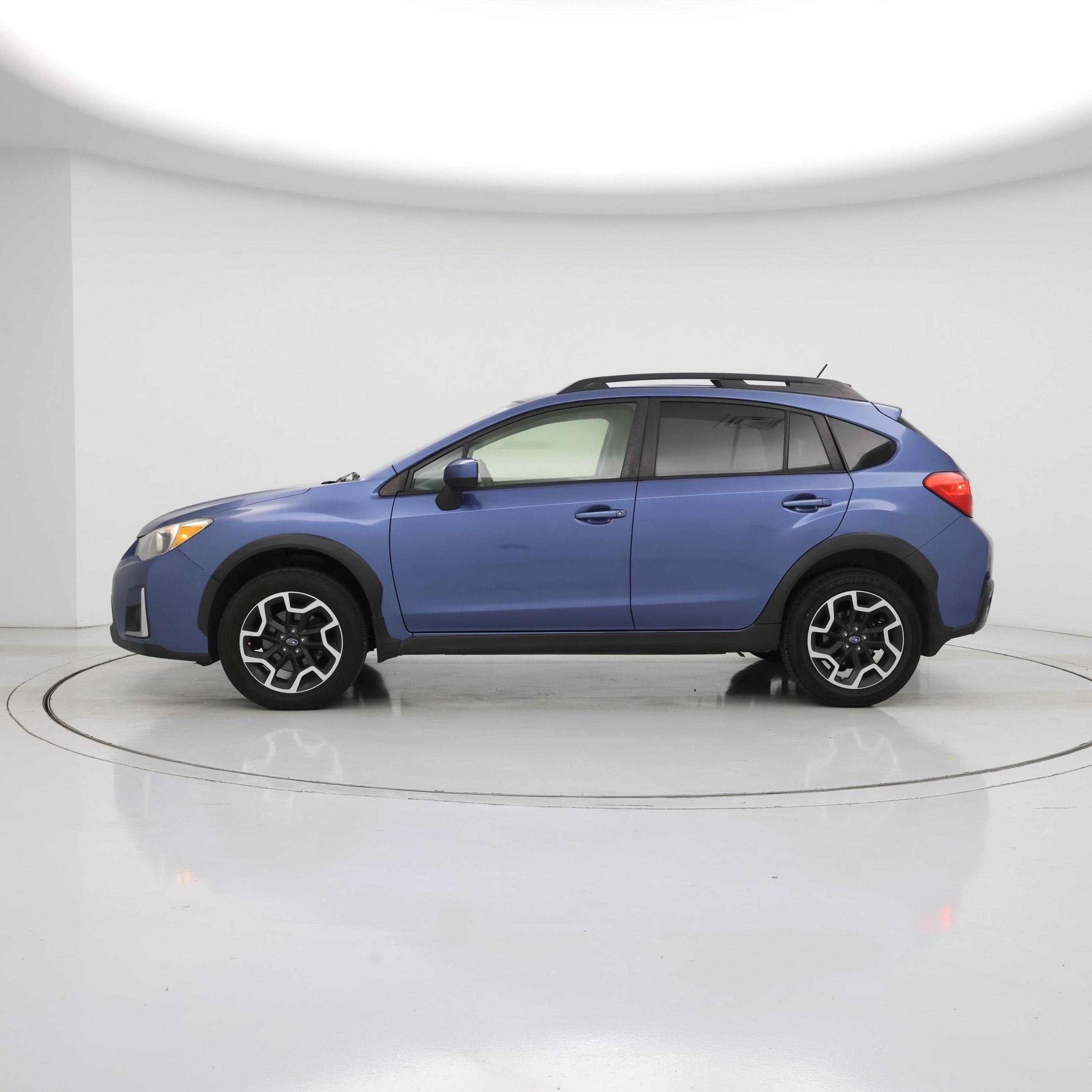 Thumbnail: 2017 Subaru Crosstrek - 3