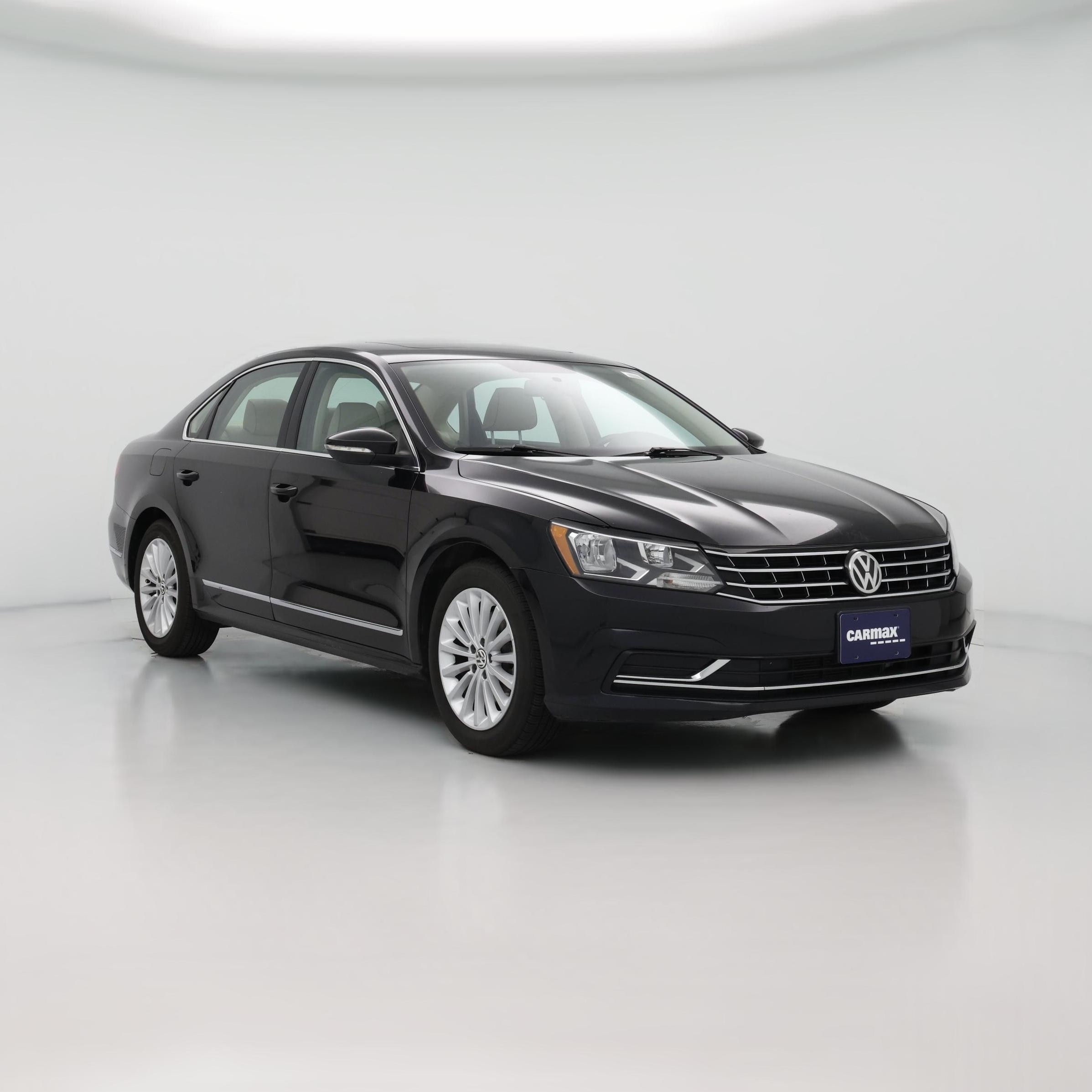 Thumbnail: 2017 Volkswagen Passat - 1