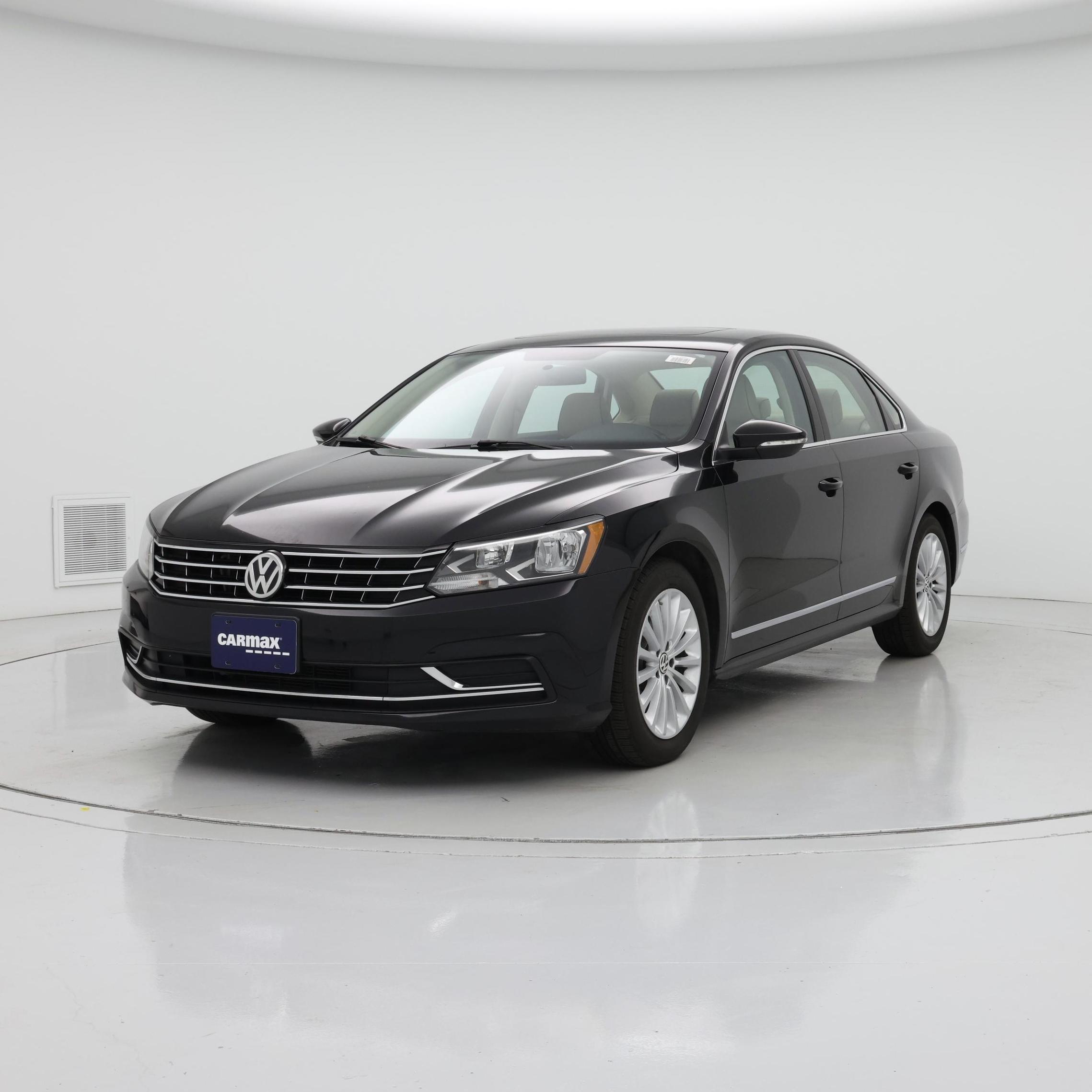 Thumbnail: 2017 Volkswagen Passat - 4