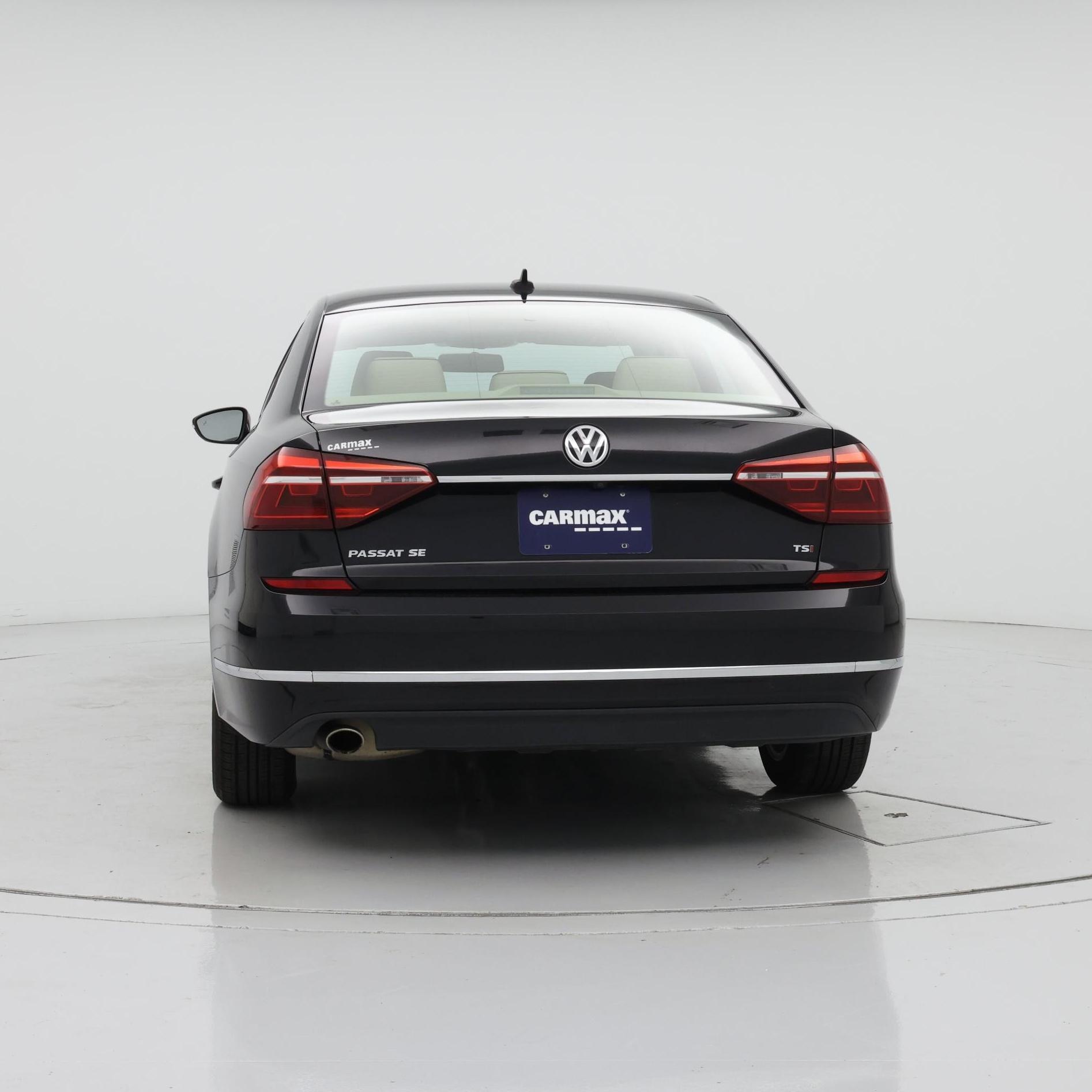 Thumbnail: 2017 Volkswagen Passat - 6
