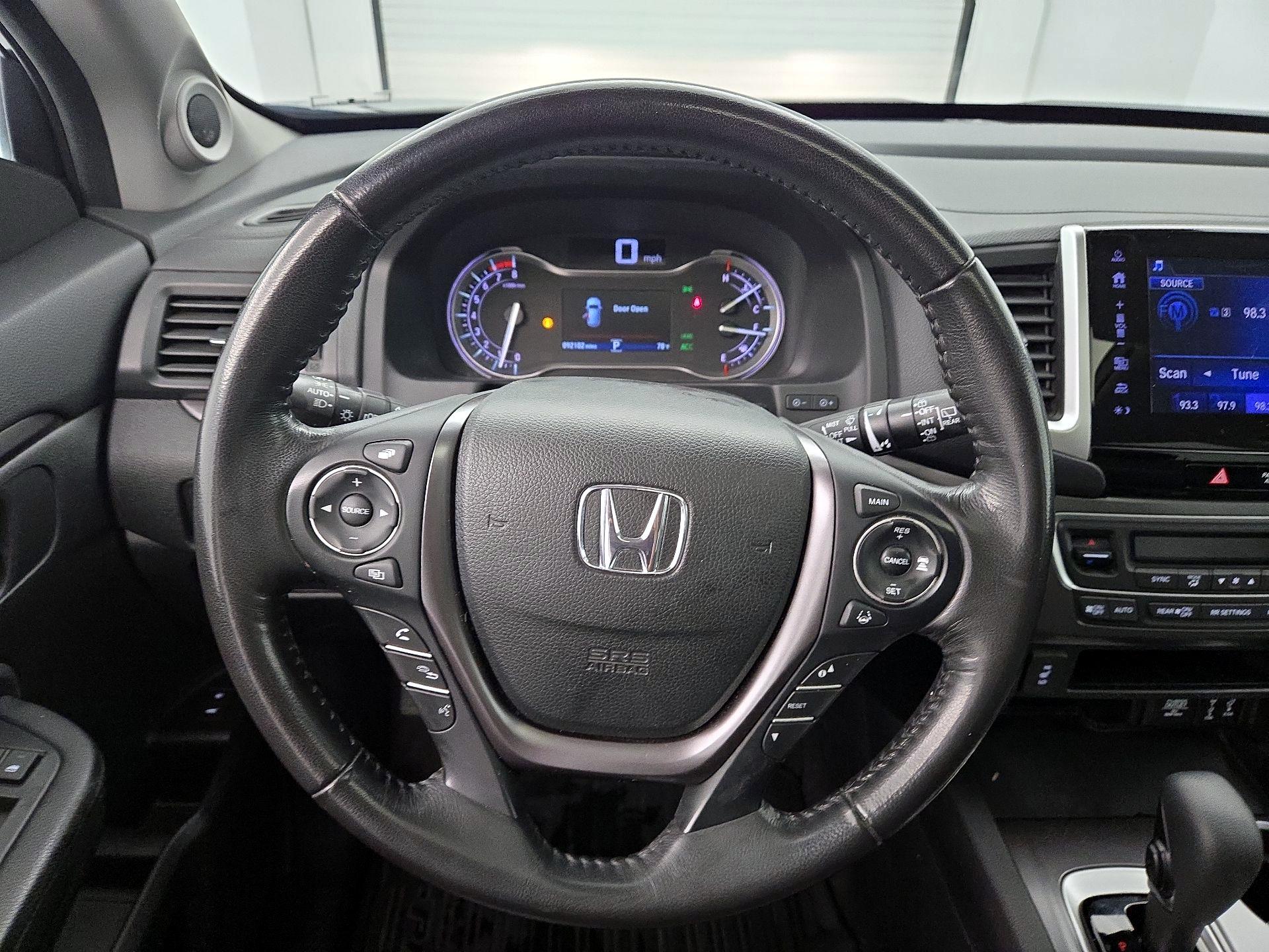 Thumbnail: 2018 Honda Pilot - 10