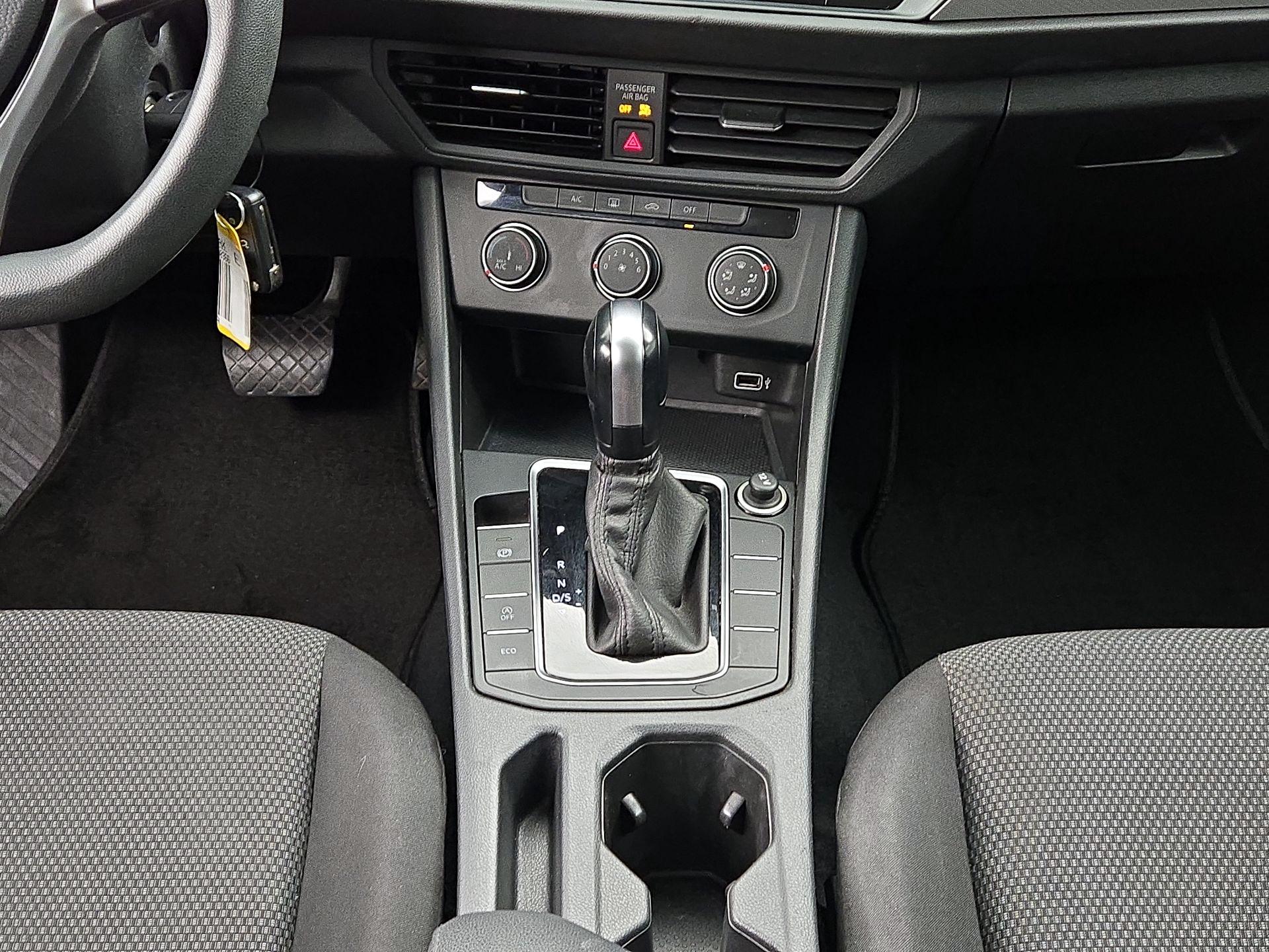 Thumbnail: 2019 Volkswagen Jetta - 17