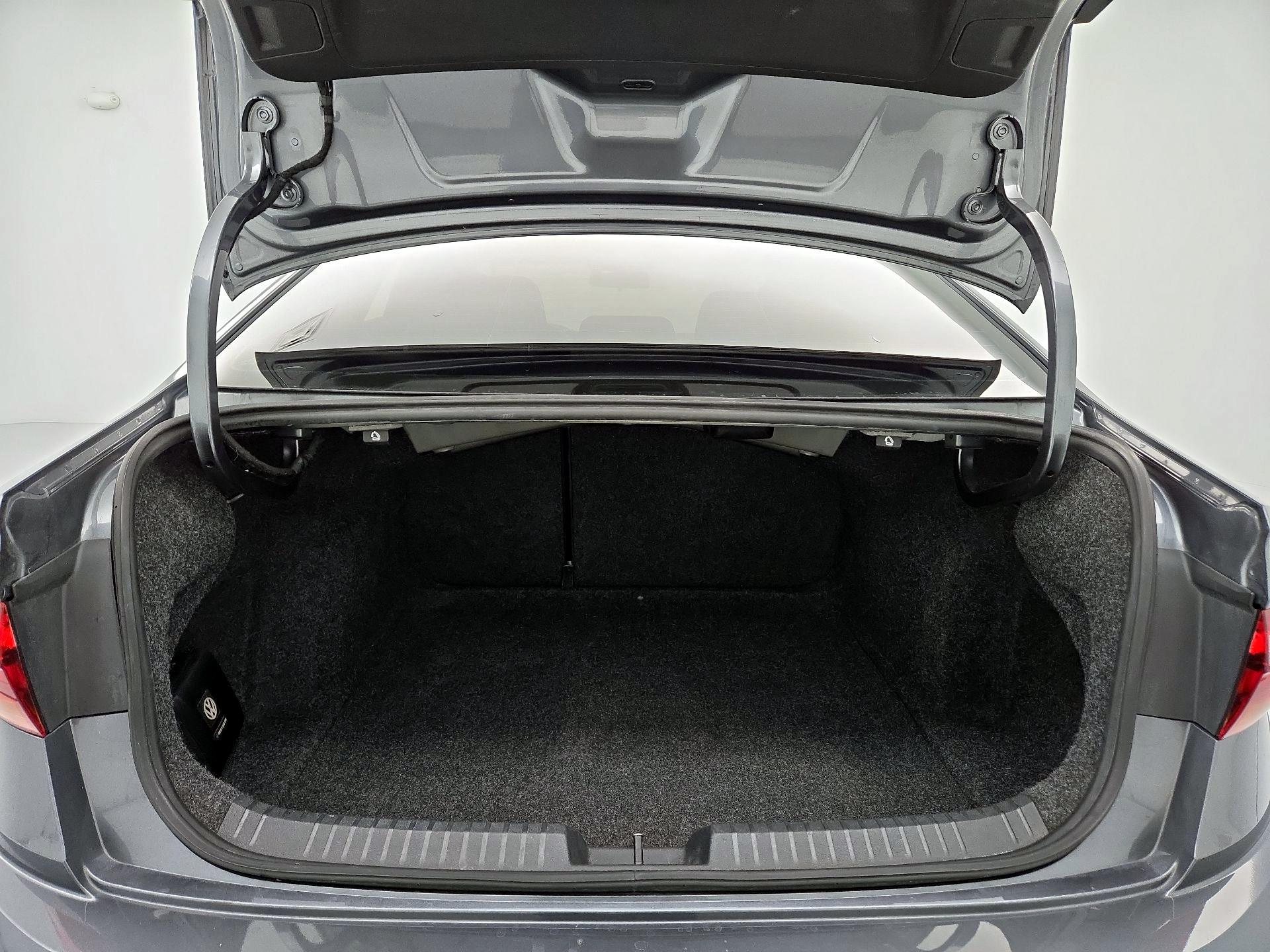 Thumbnail: 2019 Volkswagen Jetta - 20