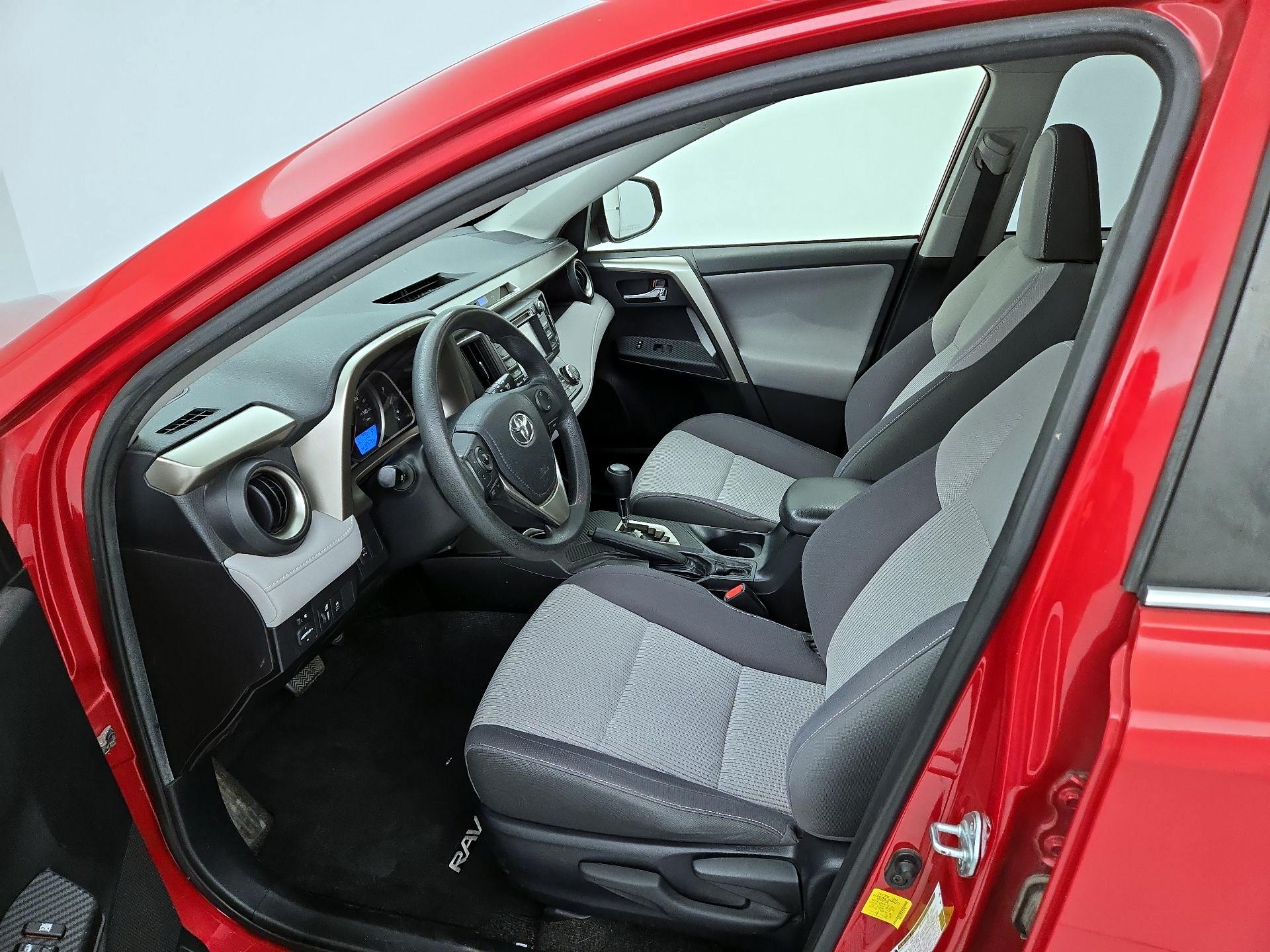 Thumbnail: 2014 Toyota RAV4 - 11