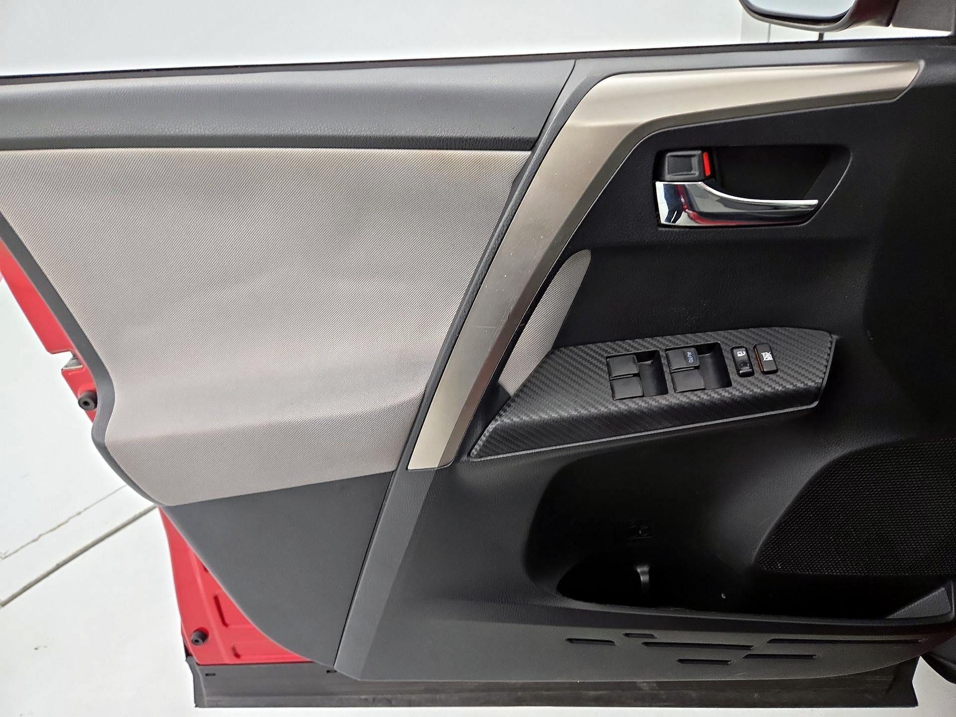 Thumbnail: 2014 Toyota RAV4 - 12