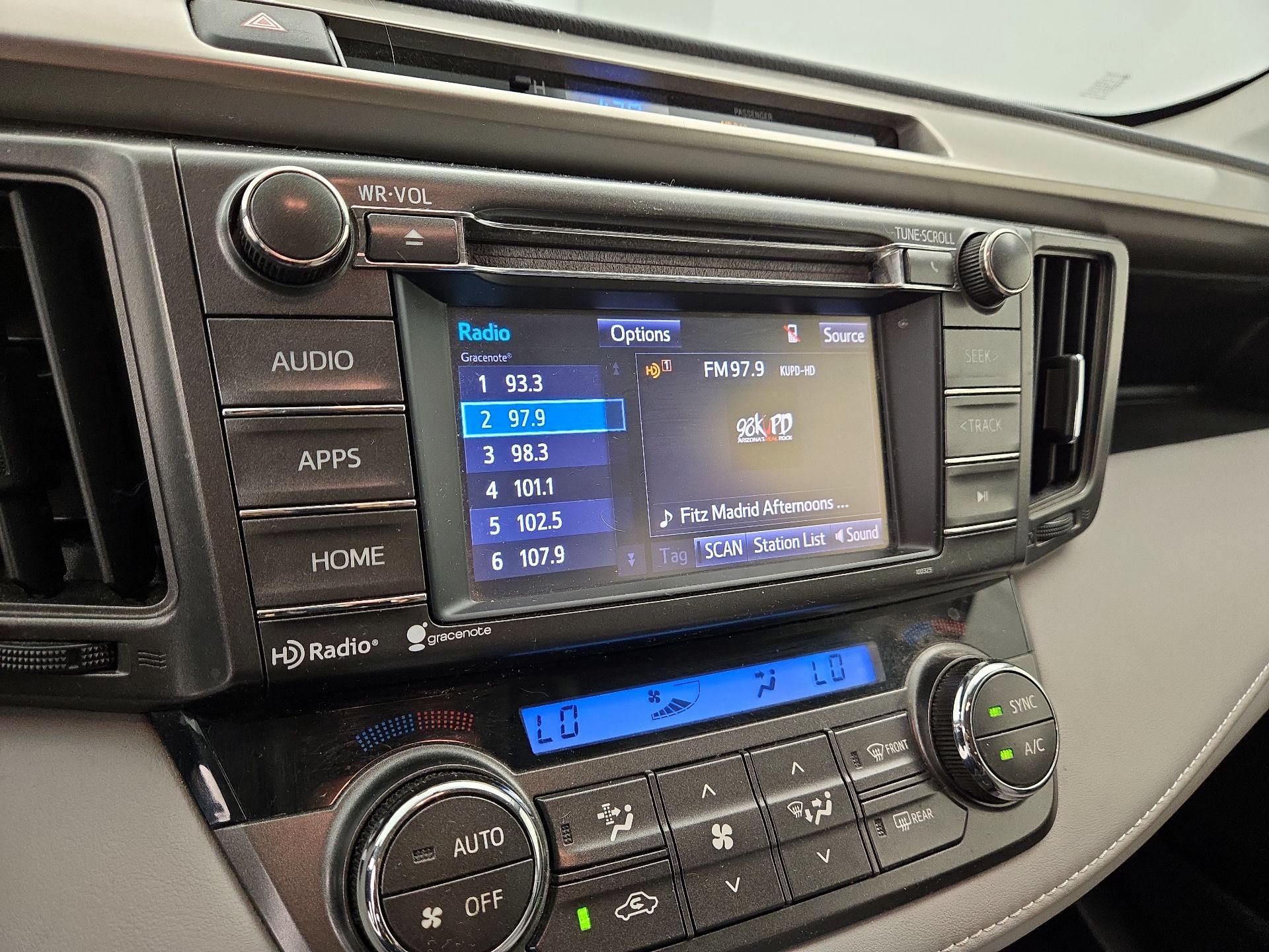 Thumbnail: 2014 Toyota RAV4 - 15