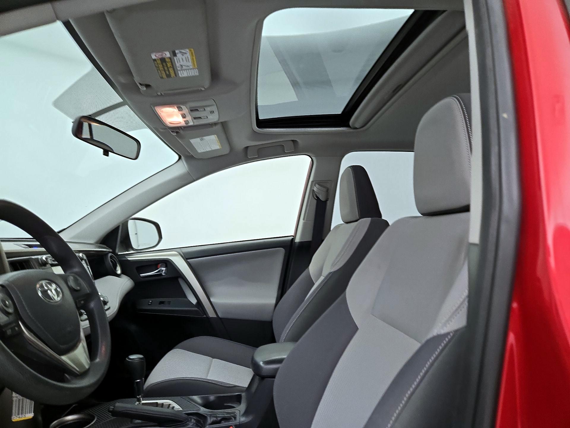 Thumbnail: 2014 Toyota RAV4 - 19