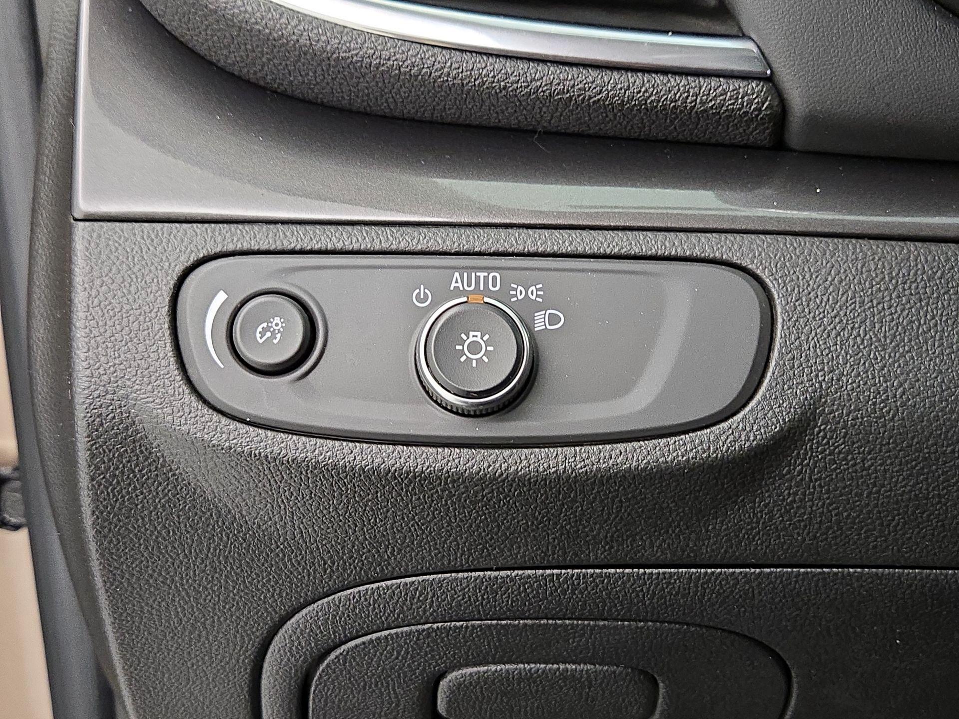 Thumbnail: 2018 Buick Encore - 13