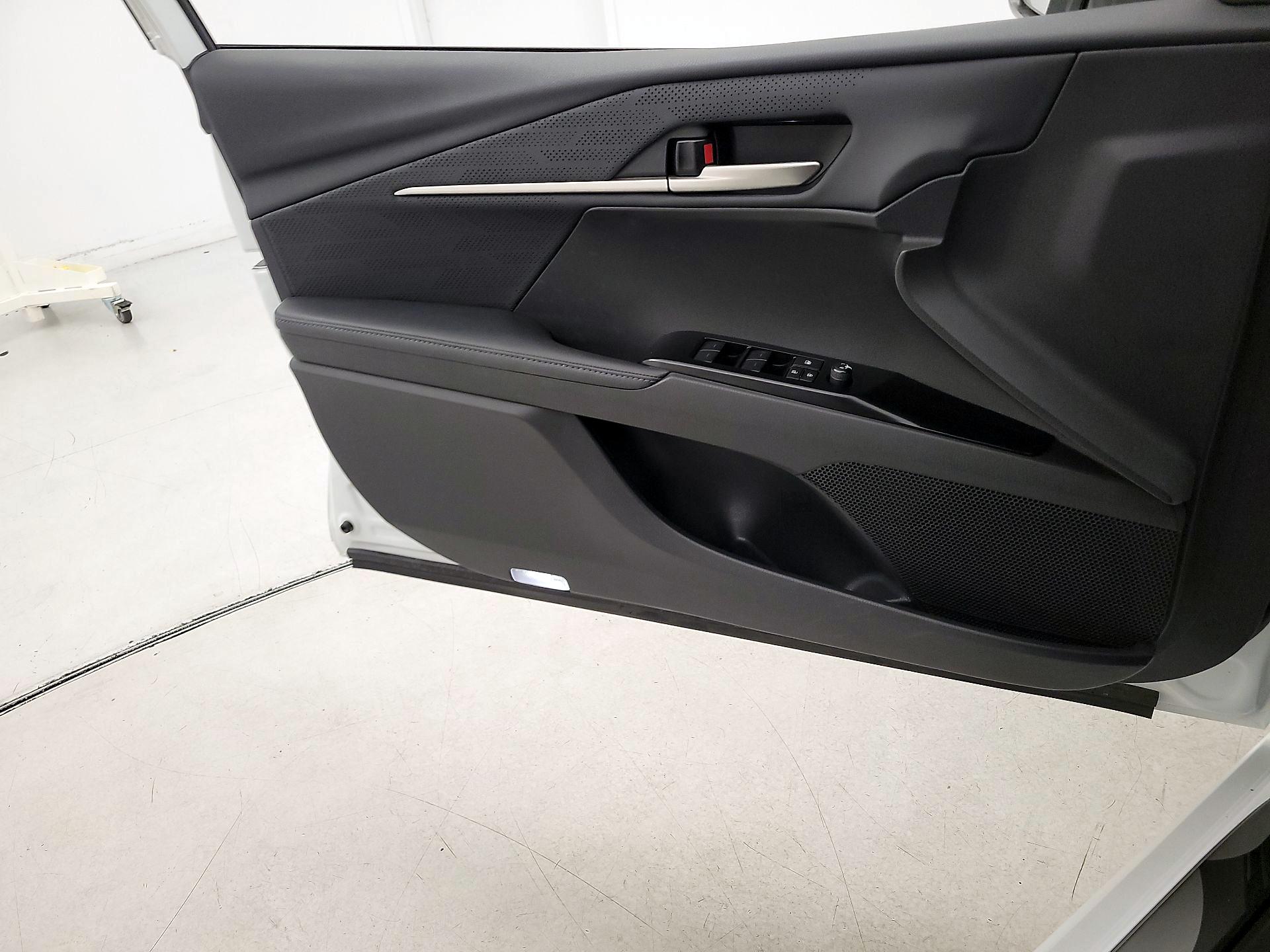 Thumbnail: 2025 Toyota Camry - 12
