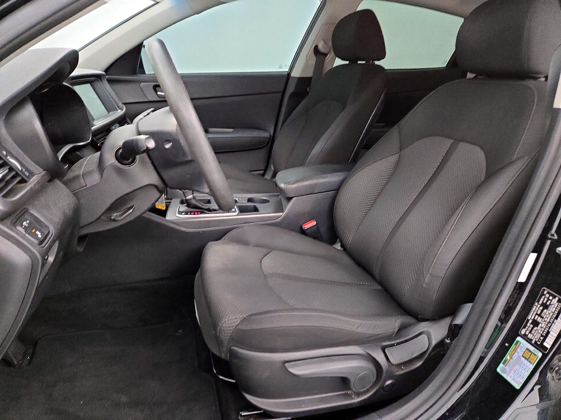 Thumbnail: 2018 Kia Optima - 11