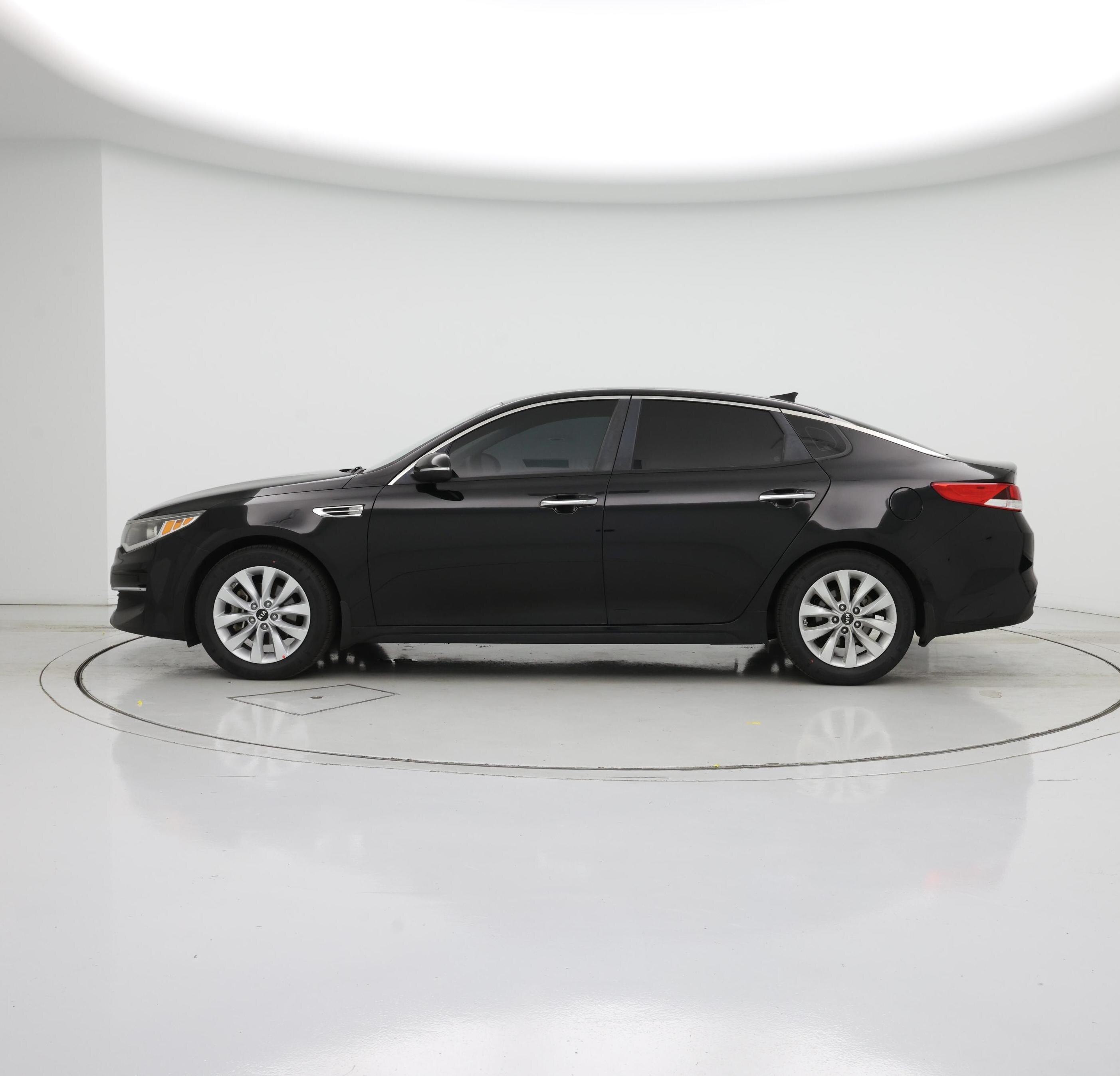 Thumbnail: 2018 Kia Optima - 3