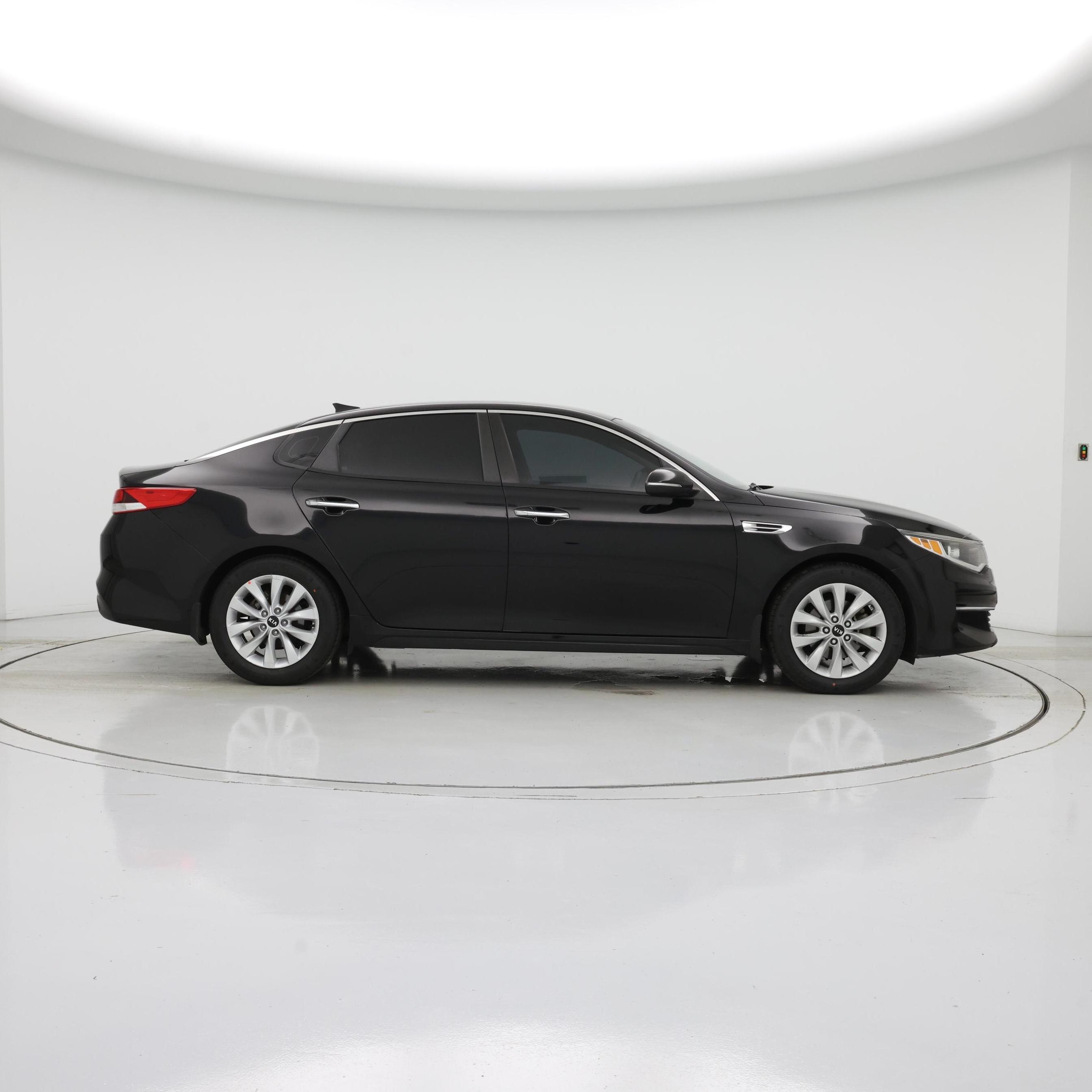 Thumbnail: 2018 Kia Optima - 7