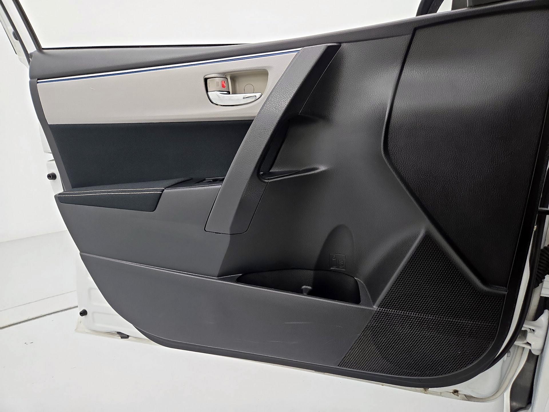 Thumbnail: 2016 Toyota Corolla - 12